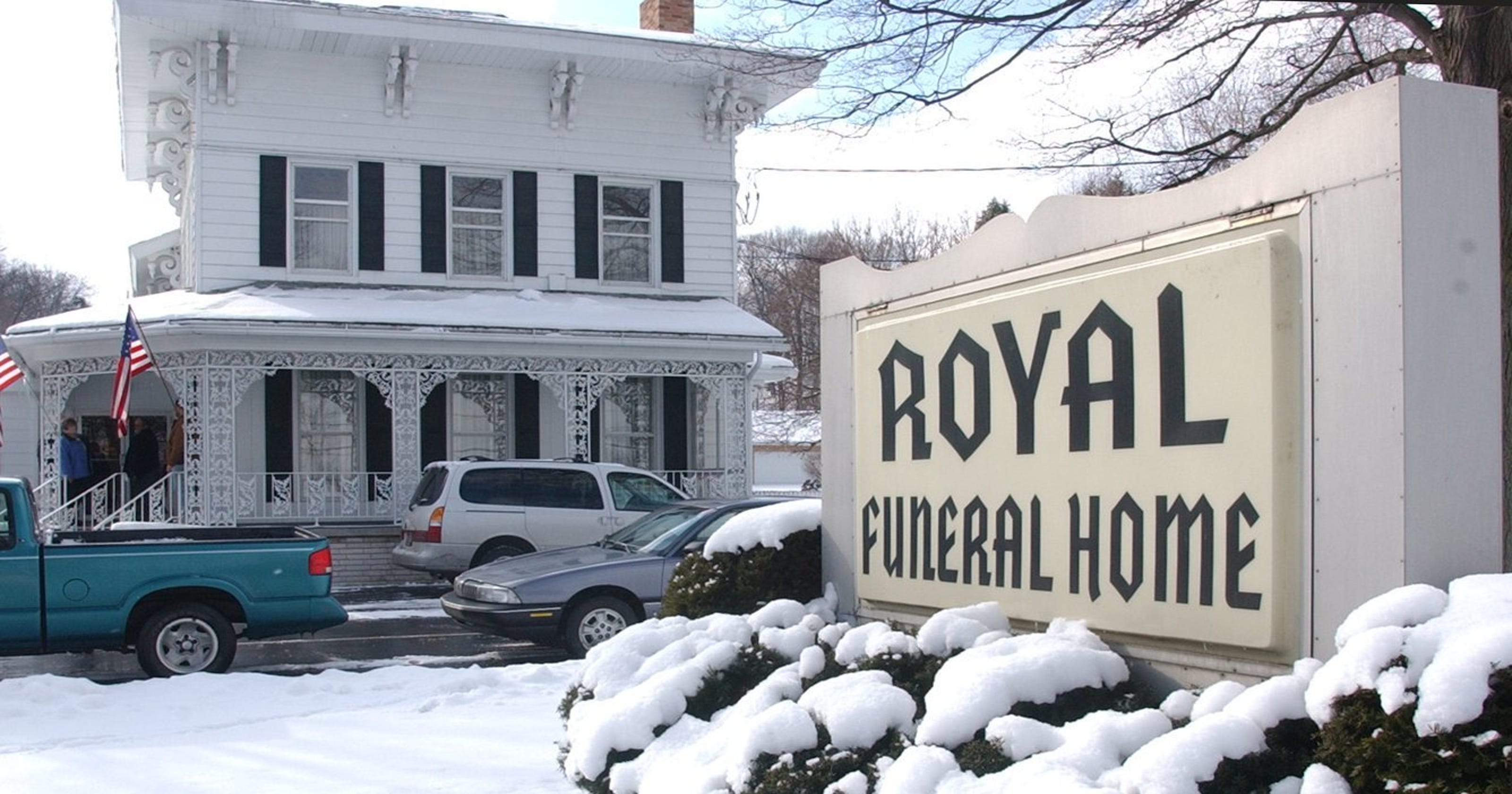 Royal Funeral Home in Battle Creek closed by the state