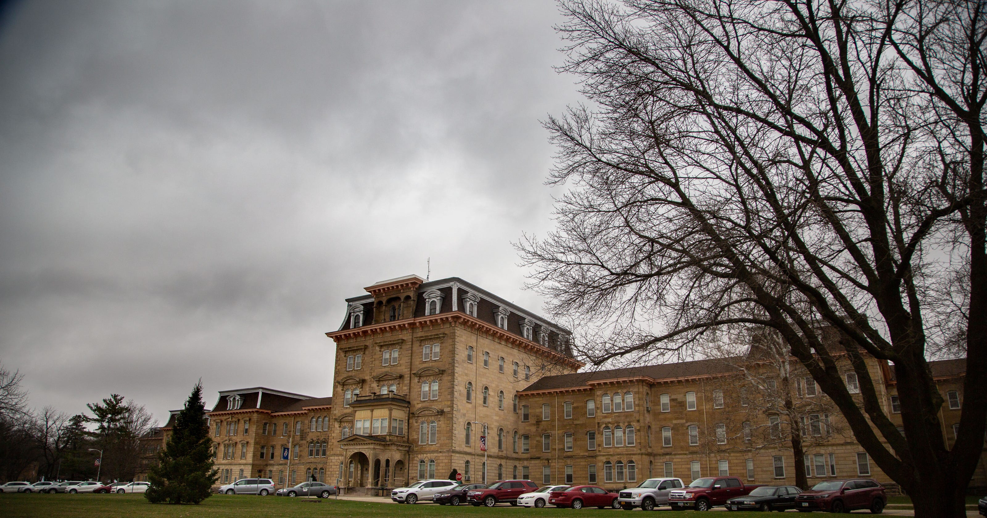 Iowa Independence Mental Health Institute workers attacked, crisis