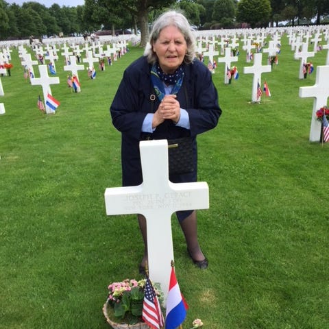 Mia Verkennis, 89, has been tending the grave of...