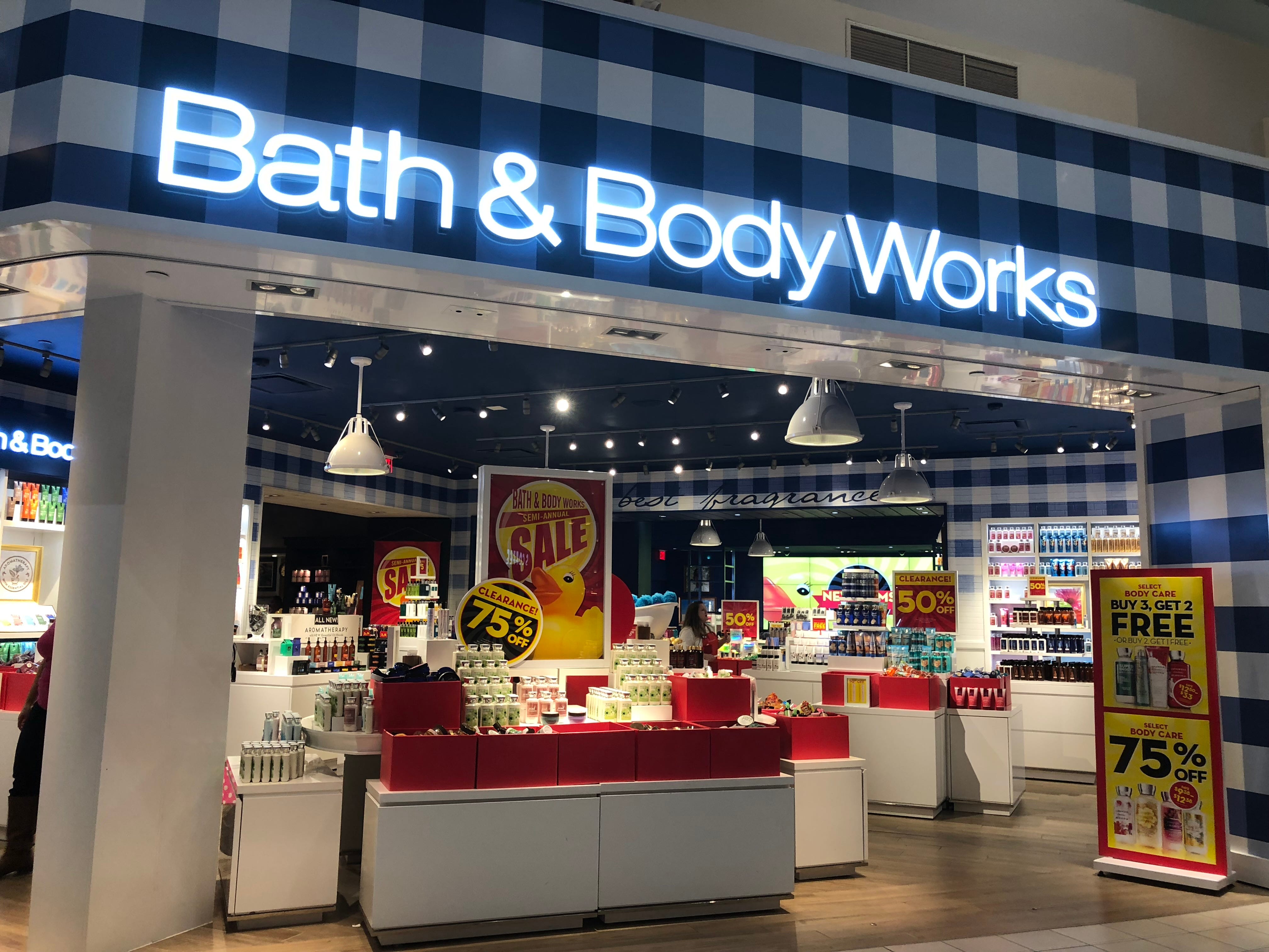 Coronavirus Hand Sanitizer Shortages Bath Body Works Has Some Left - i bought every item in the mall roblox youtube