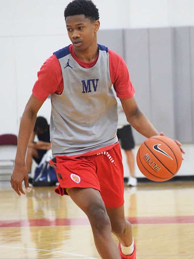 Wojo Michigan S Juwan Howard Shoots For The Stars Feels The Sting