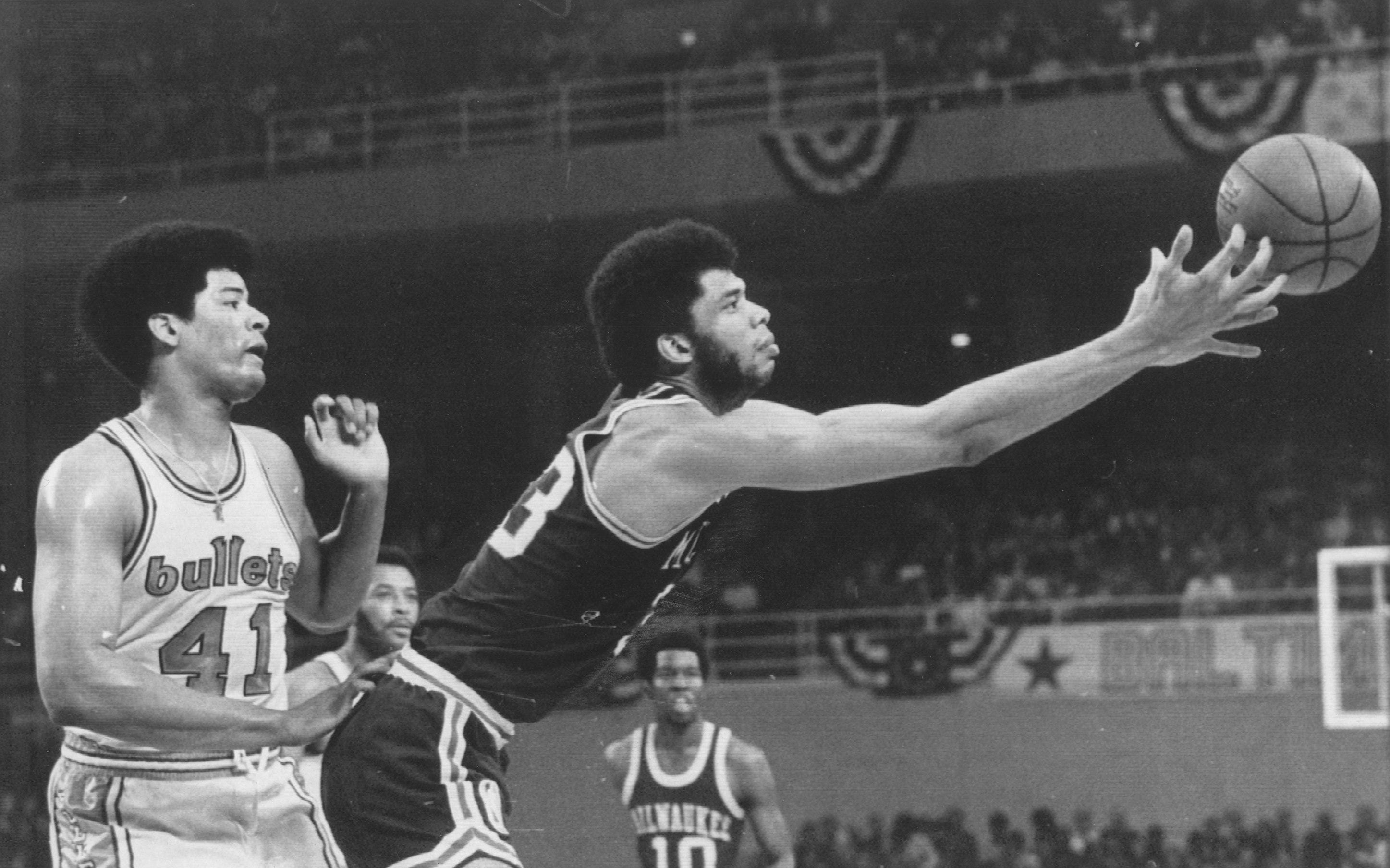 alcindor bucks jersey
