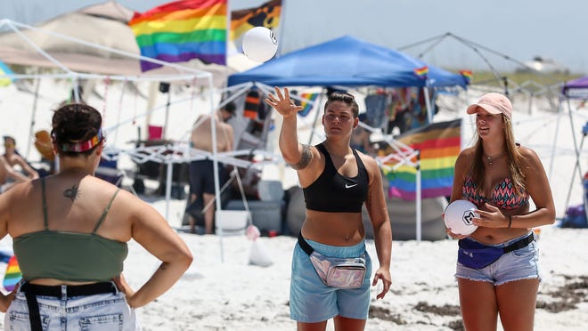 Memorial Day Weekend 2020 Locals May Outnumber Tourists At Pensacola Navarre Beaches Pensacola Beach Memorial Day Weekend 2022 Meet And Greet