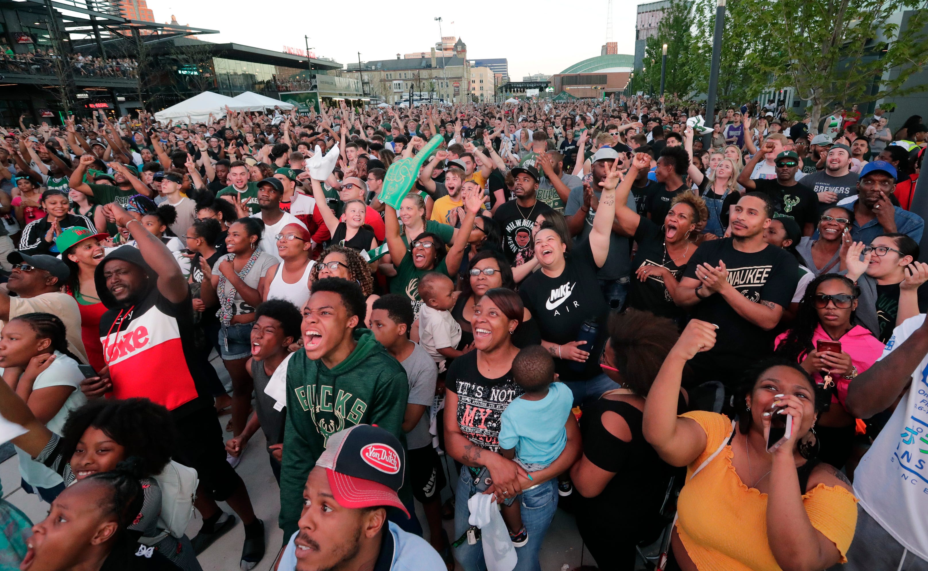 Crowds have returned to Deer District for Milwaukee Bucks ...