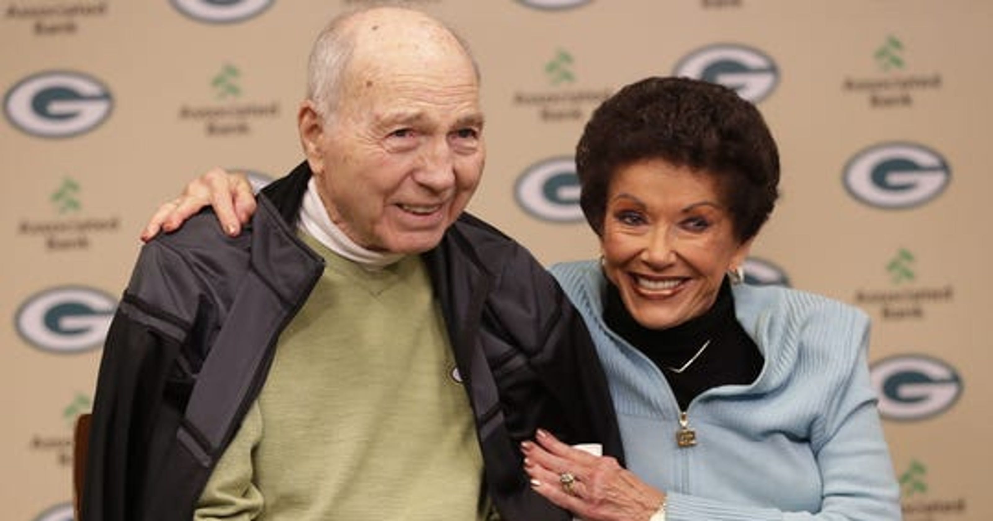 Green Bay Packers Cherry Starr Prepares For Football