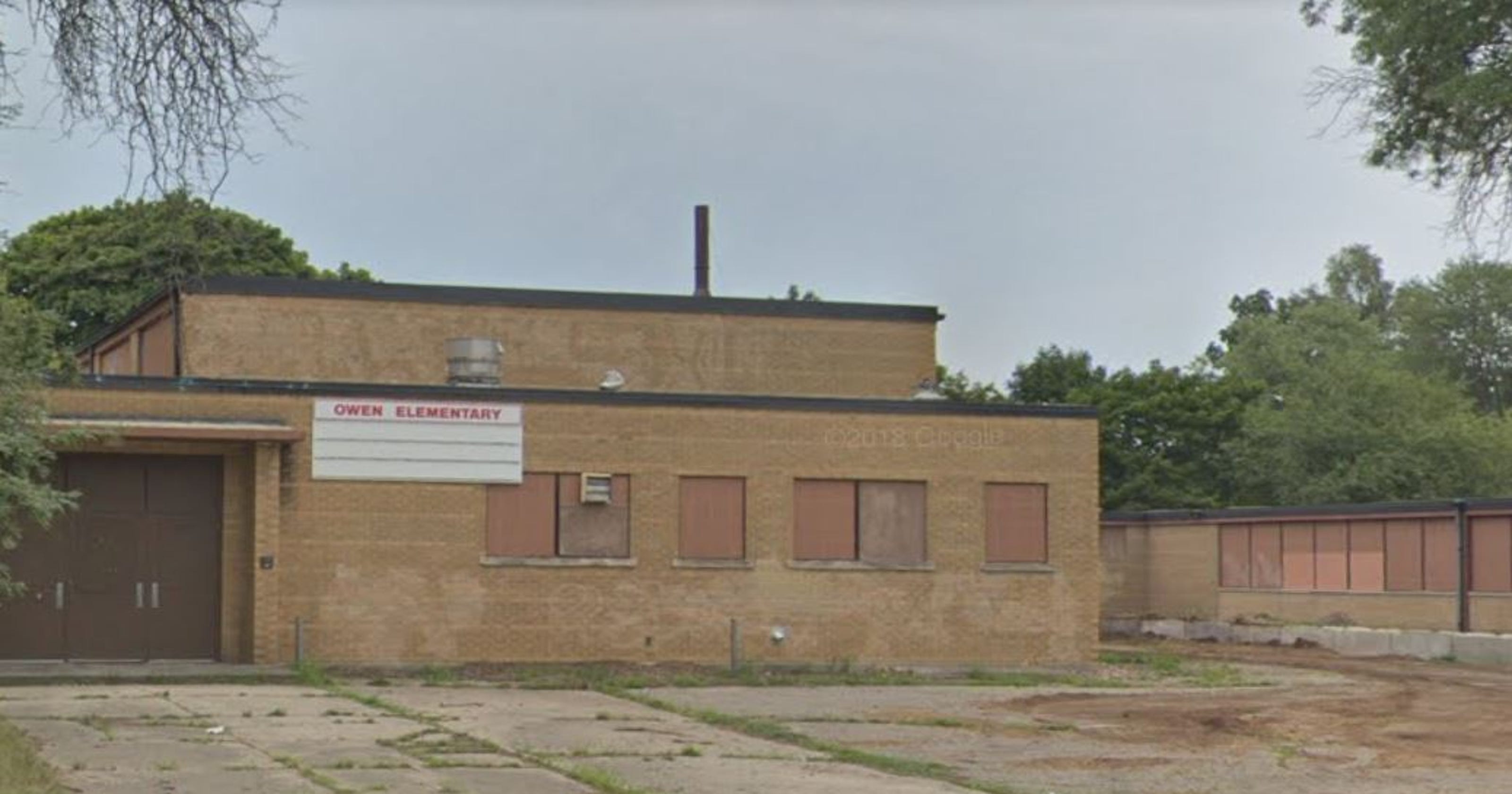 Fire set inside closed Pontiac elementary school