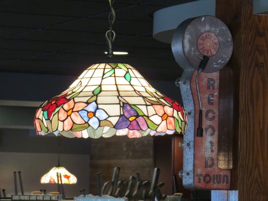 Original Pizza Cookery Moves From Woodland Hills To Thousand Oaks
