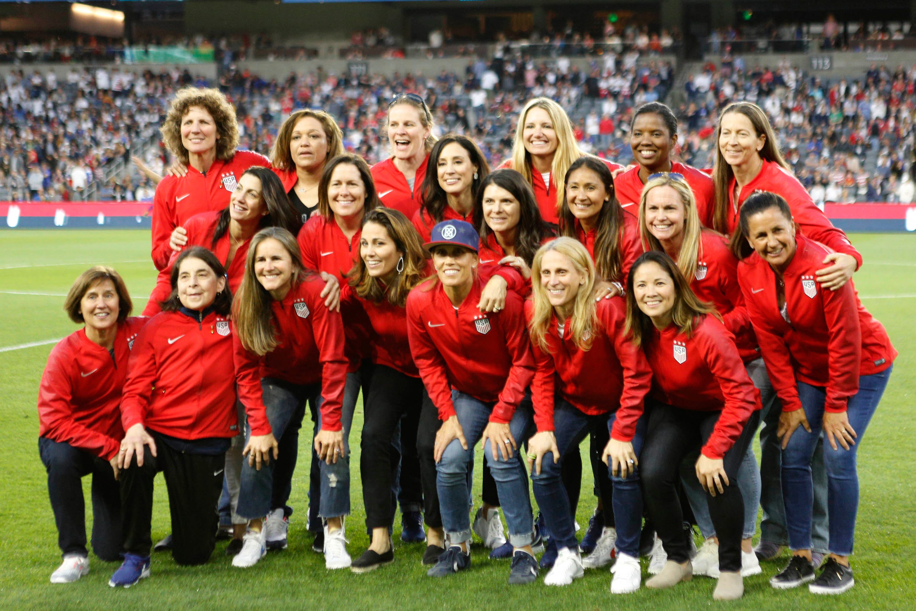 Женская сборная сша. Сборная США по футболу 2010. Женская сборная США по футболу. Женская сборная Бельгии по футболу. USA women Team Football.