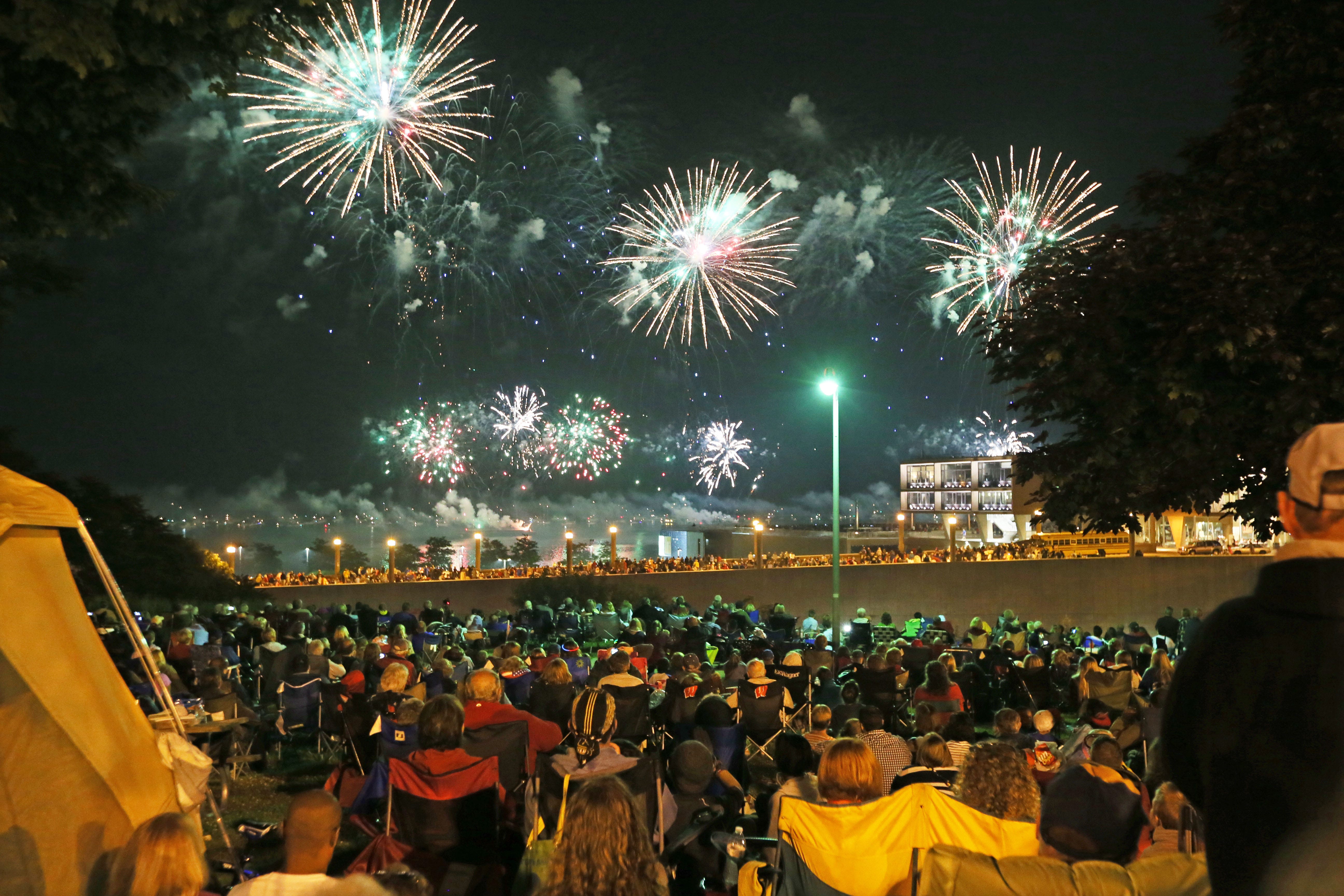 4th of July Fireworks and parade times in Milwaukee, Wisconsin