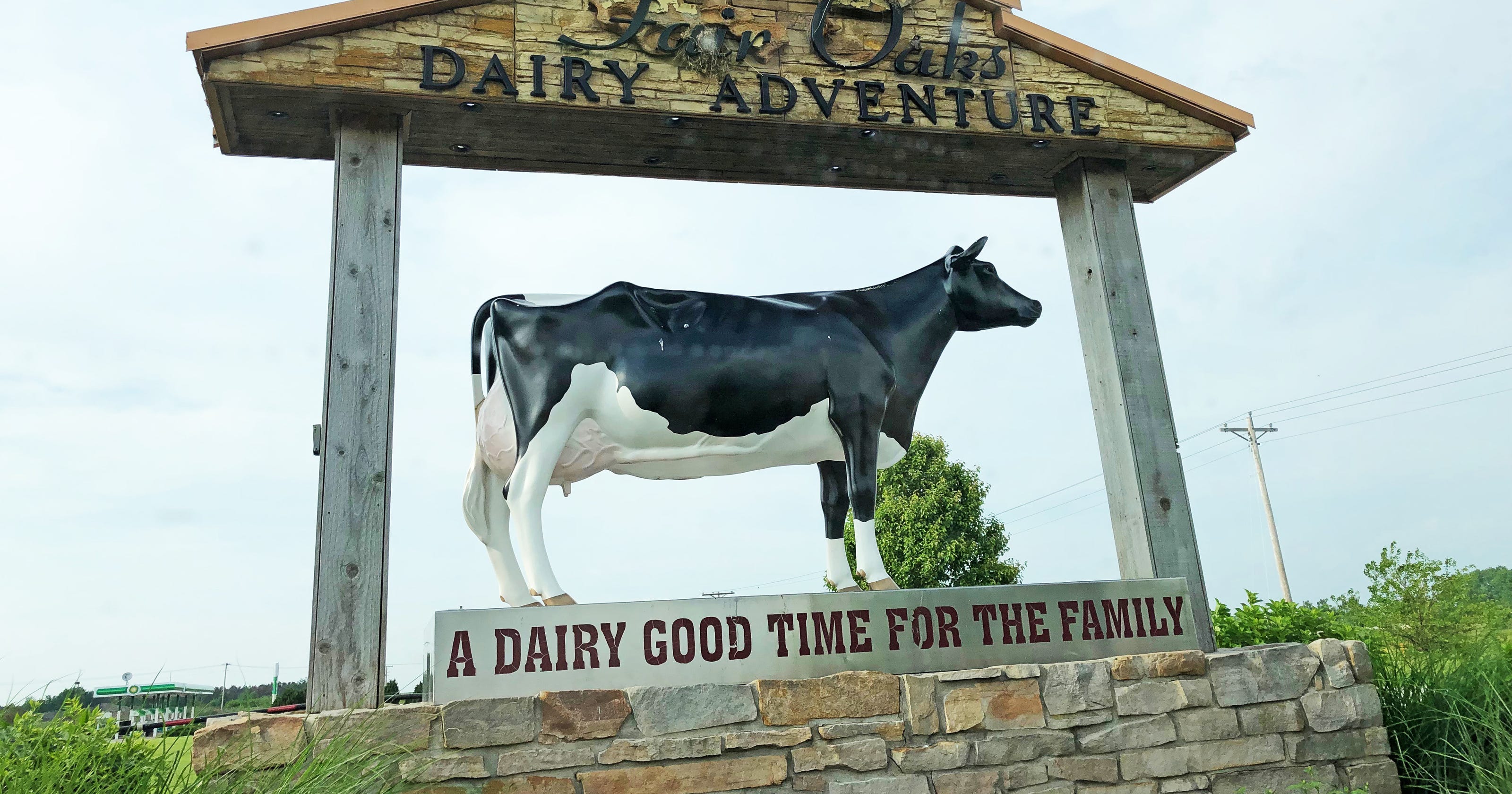 Fair Oaks Farms Arrest warrants out for 3 in undercover video of