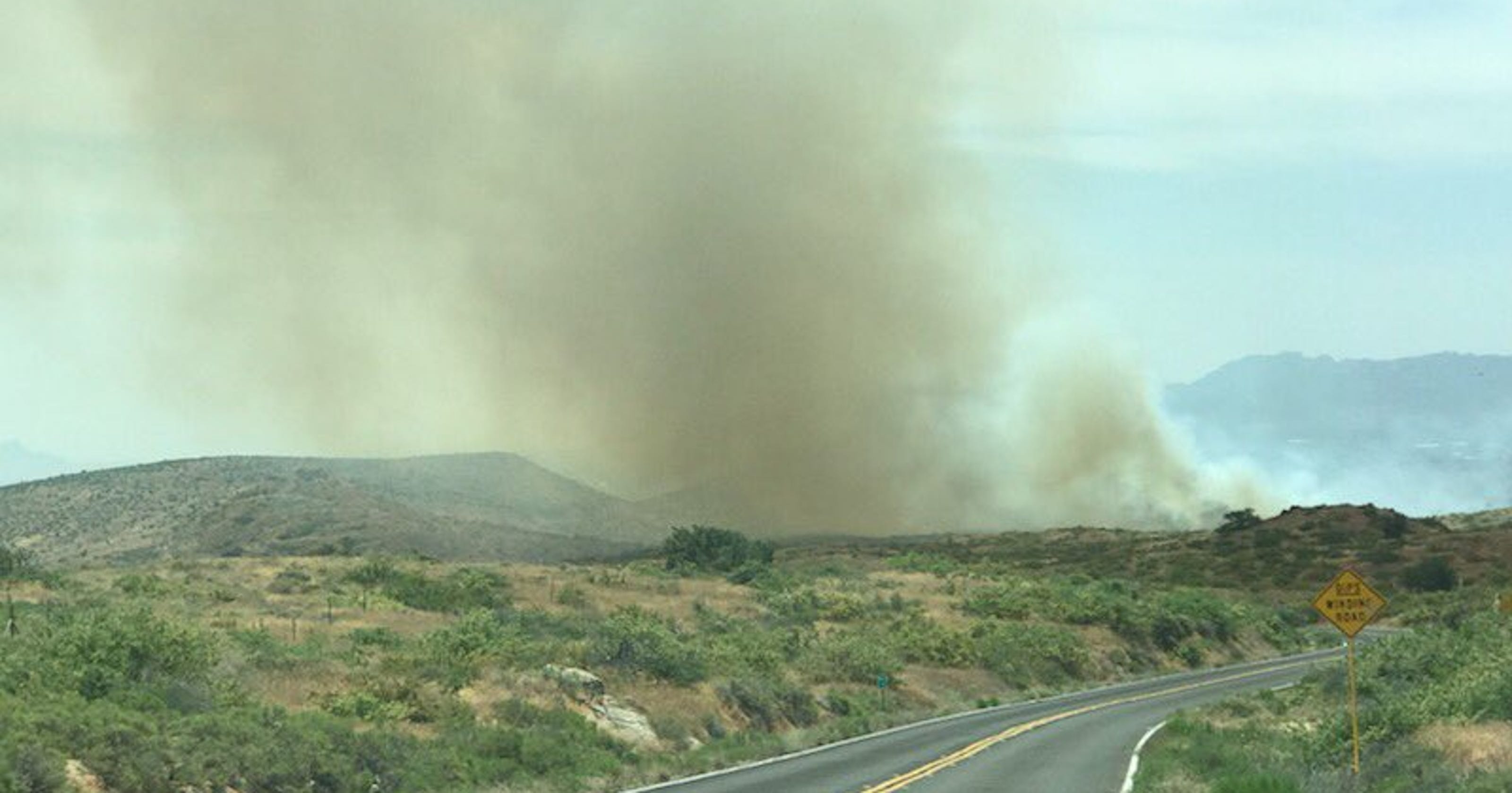 Mountain Fire in Tonto National Forest, Mountain grows