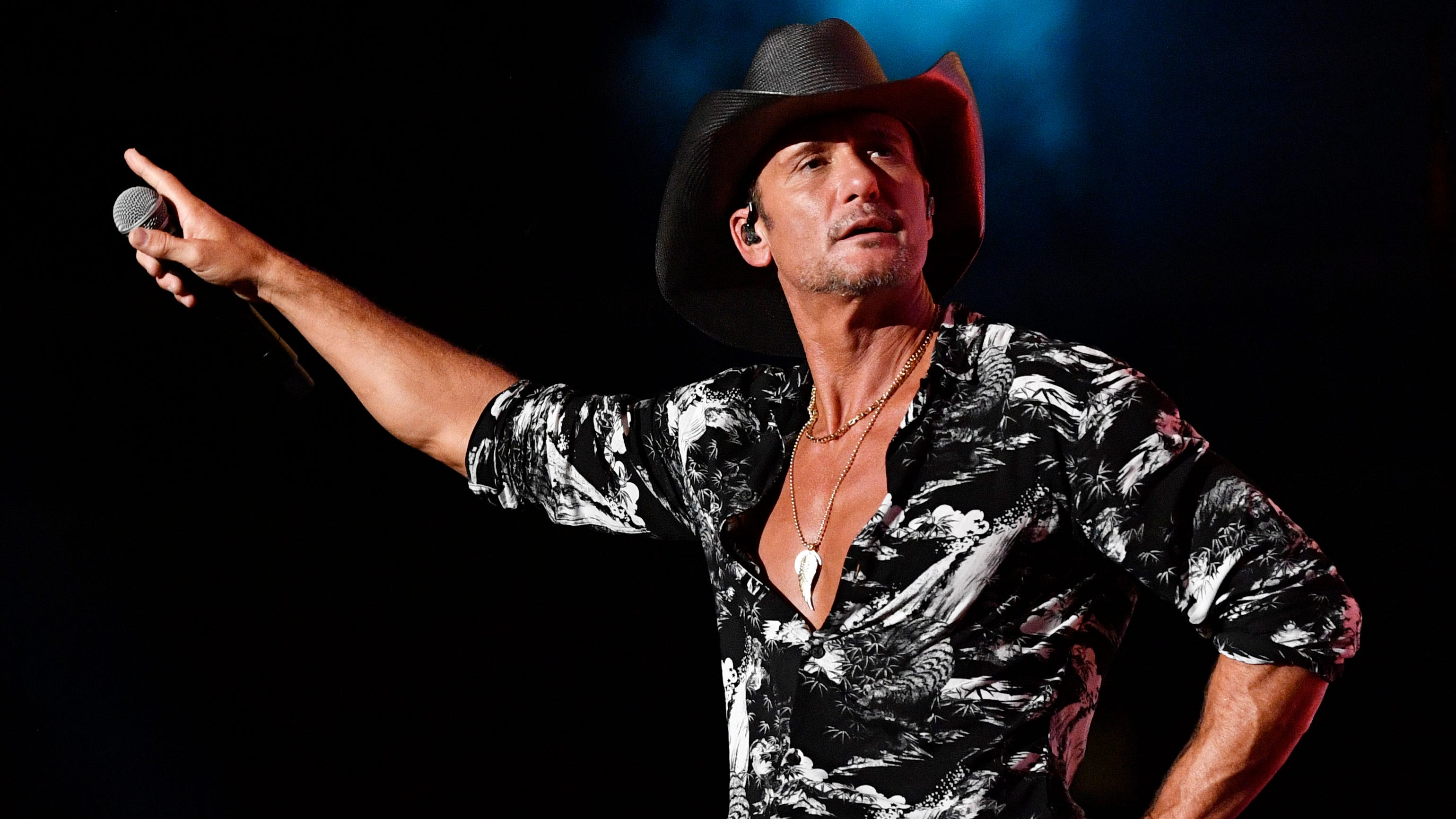 Tim McGraw on new album, his 'Mama' and singing about Sheryl Crow