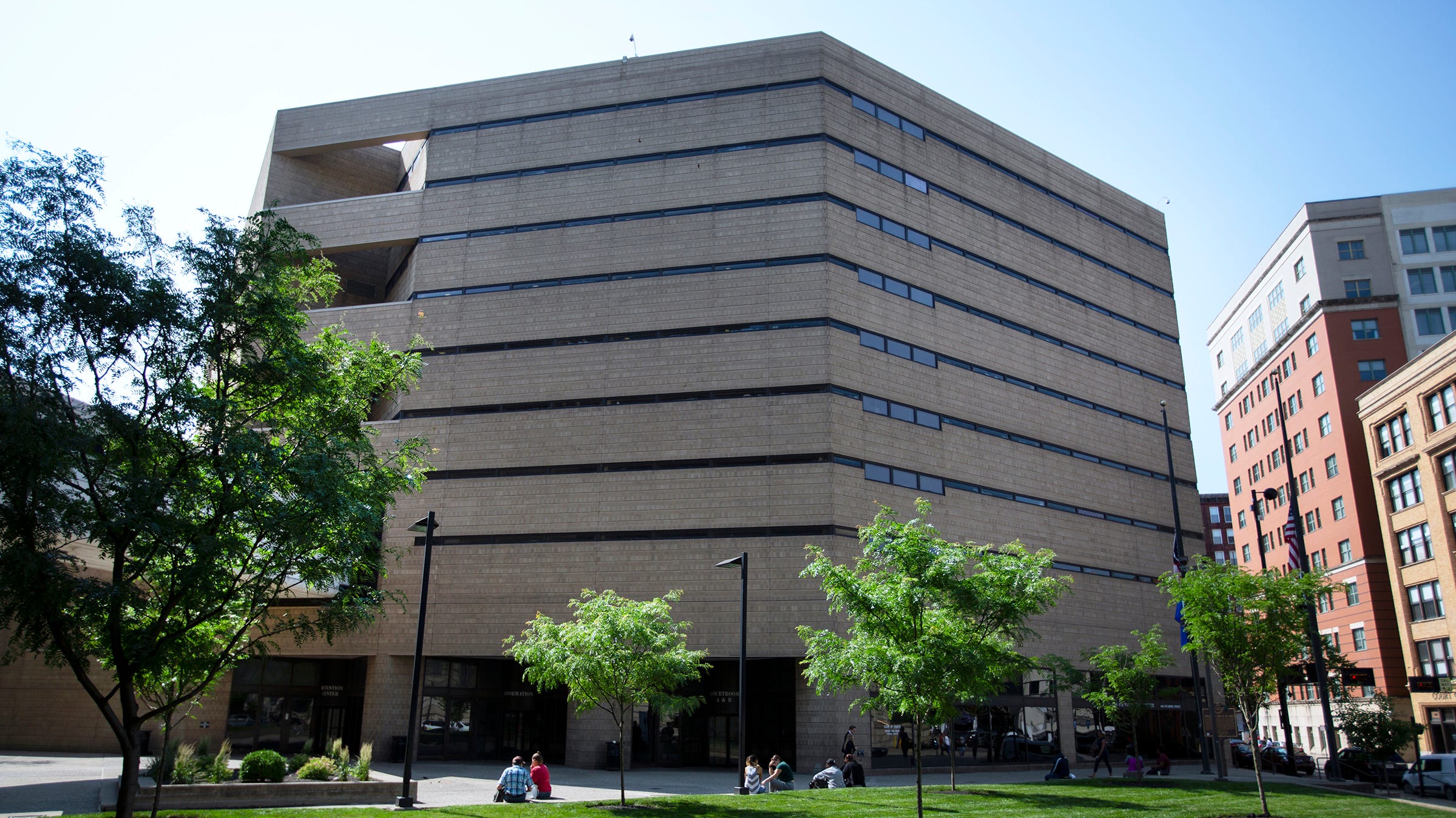 Hamilton County jail inmates soon to get tablet computers for emails