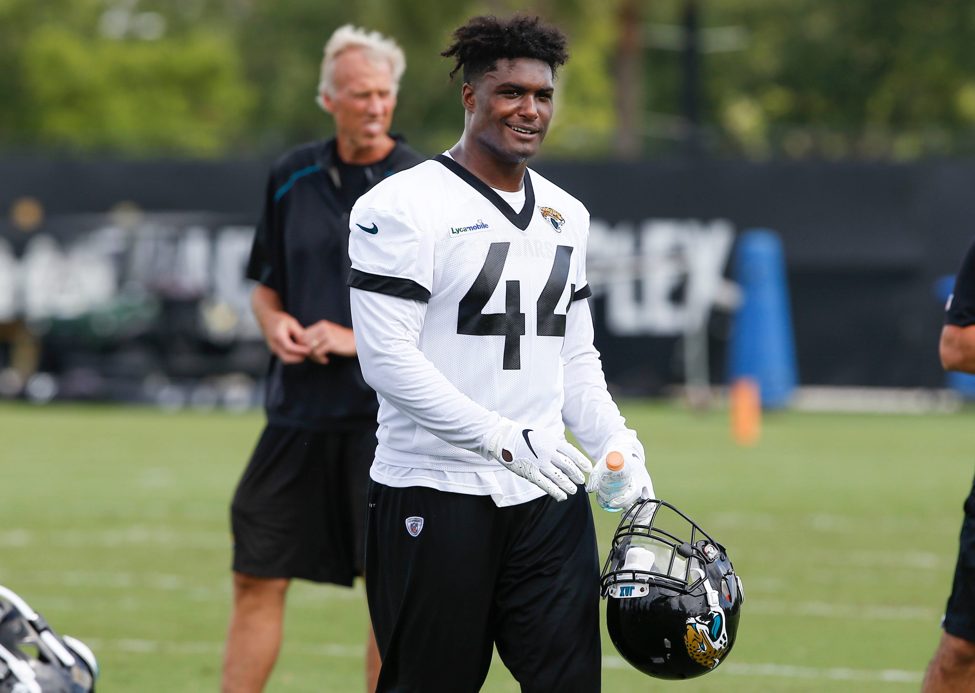 Nfl Jaguars Lb Myles Jack Makes Candles Meets Fans