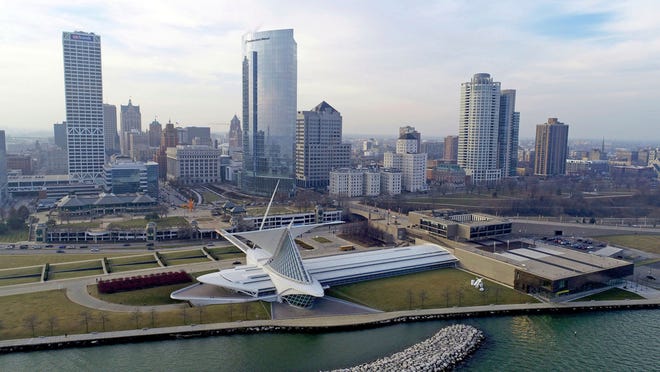 The Milwaukee Art Museum is among recipients of $1.4  million in grants to local cultural attractions by the Northwestern Mutual Foundation.