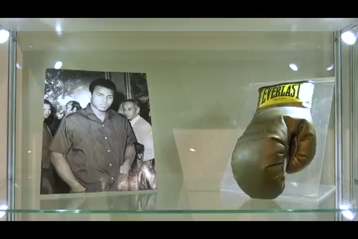Muhammad Ali memorabilia collector dishes on most memorable pieces and why he's auctioning them off | Q&A thumbnail