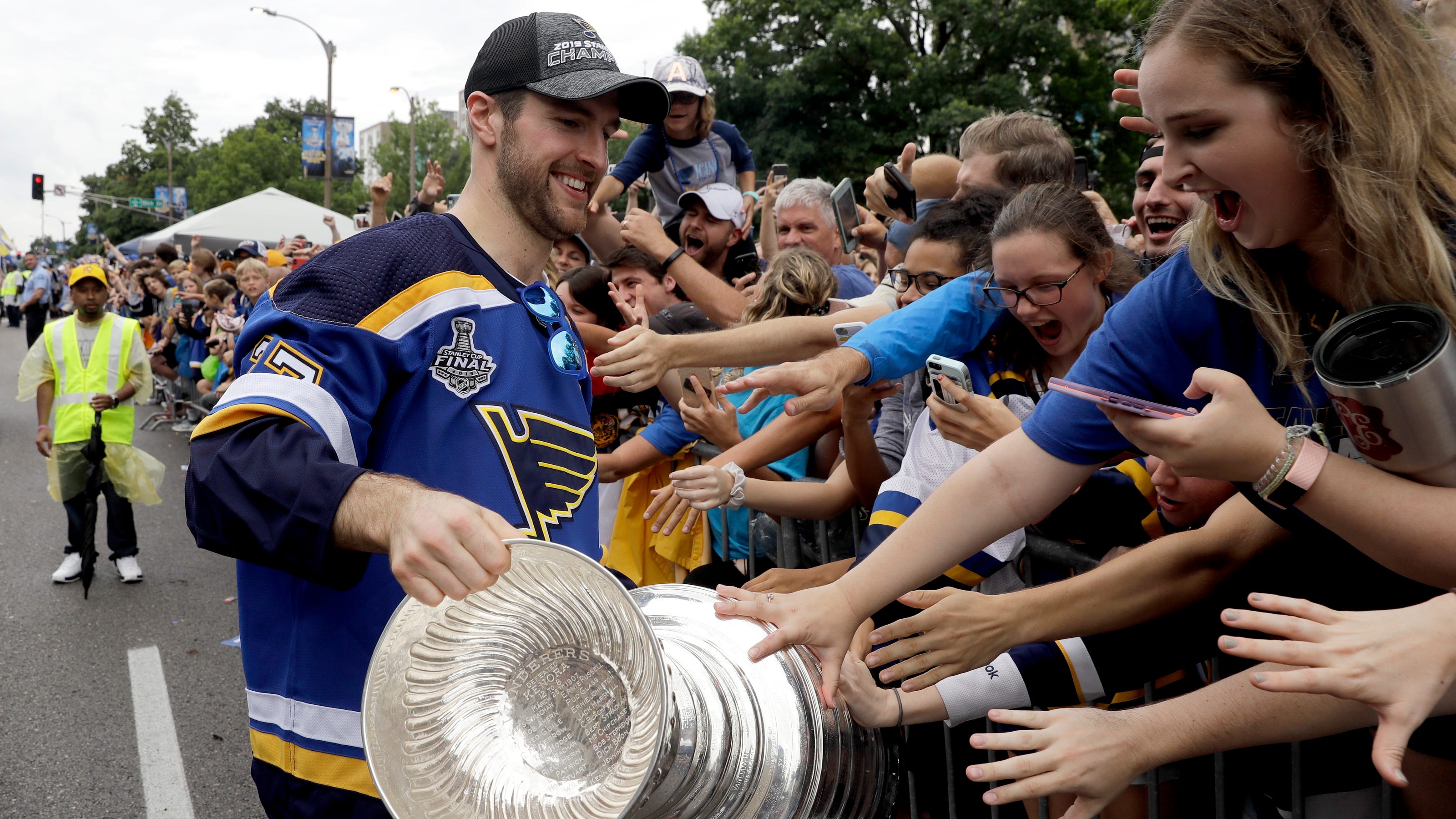St. Louis Blues bring the Stanley Cup to fans at victory parade