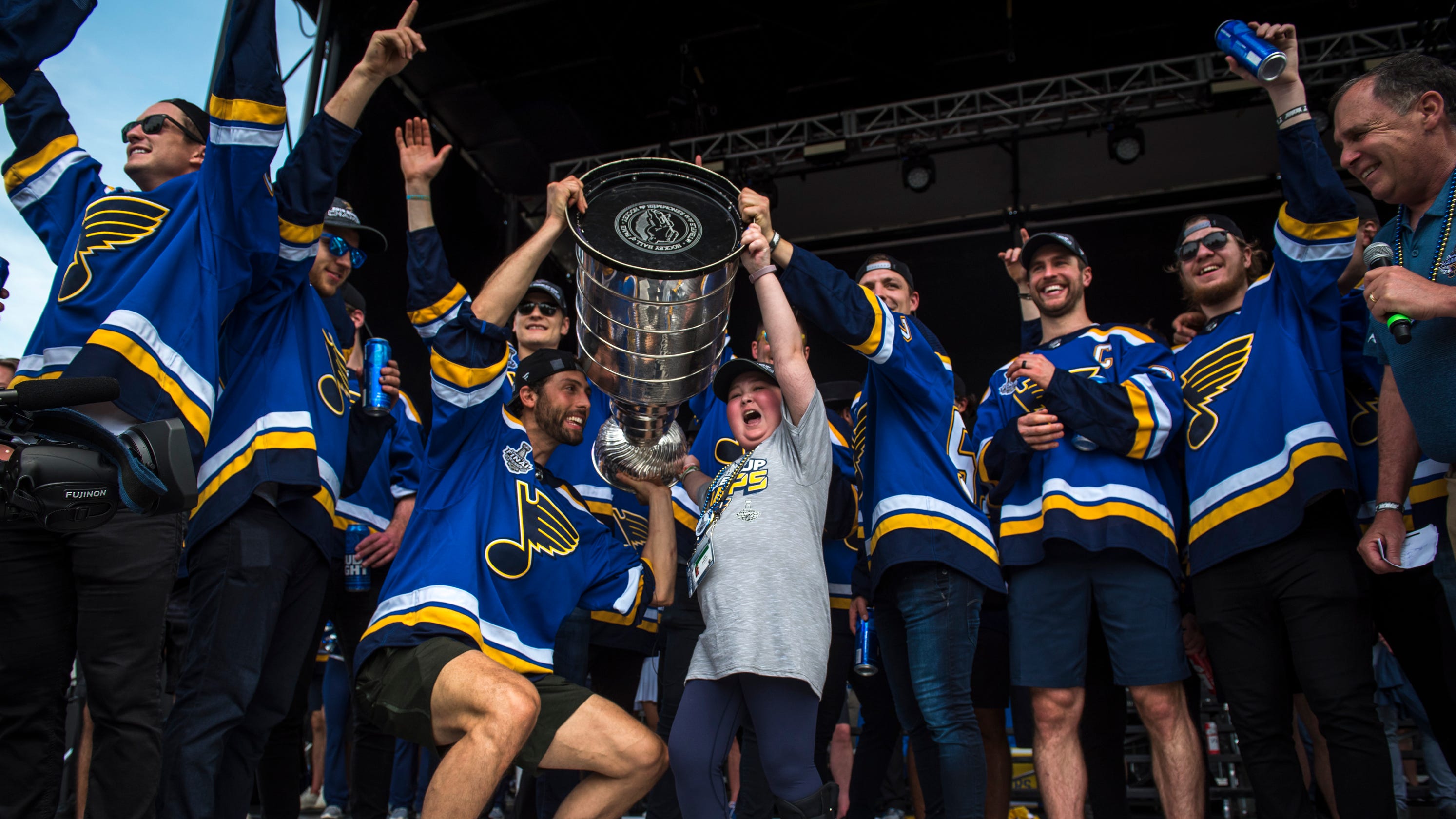 Laila Anderson, St. Louis Blues superfan, given Stanley Cup ring