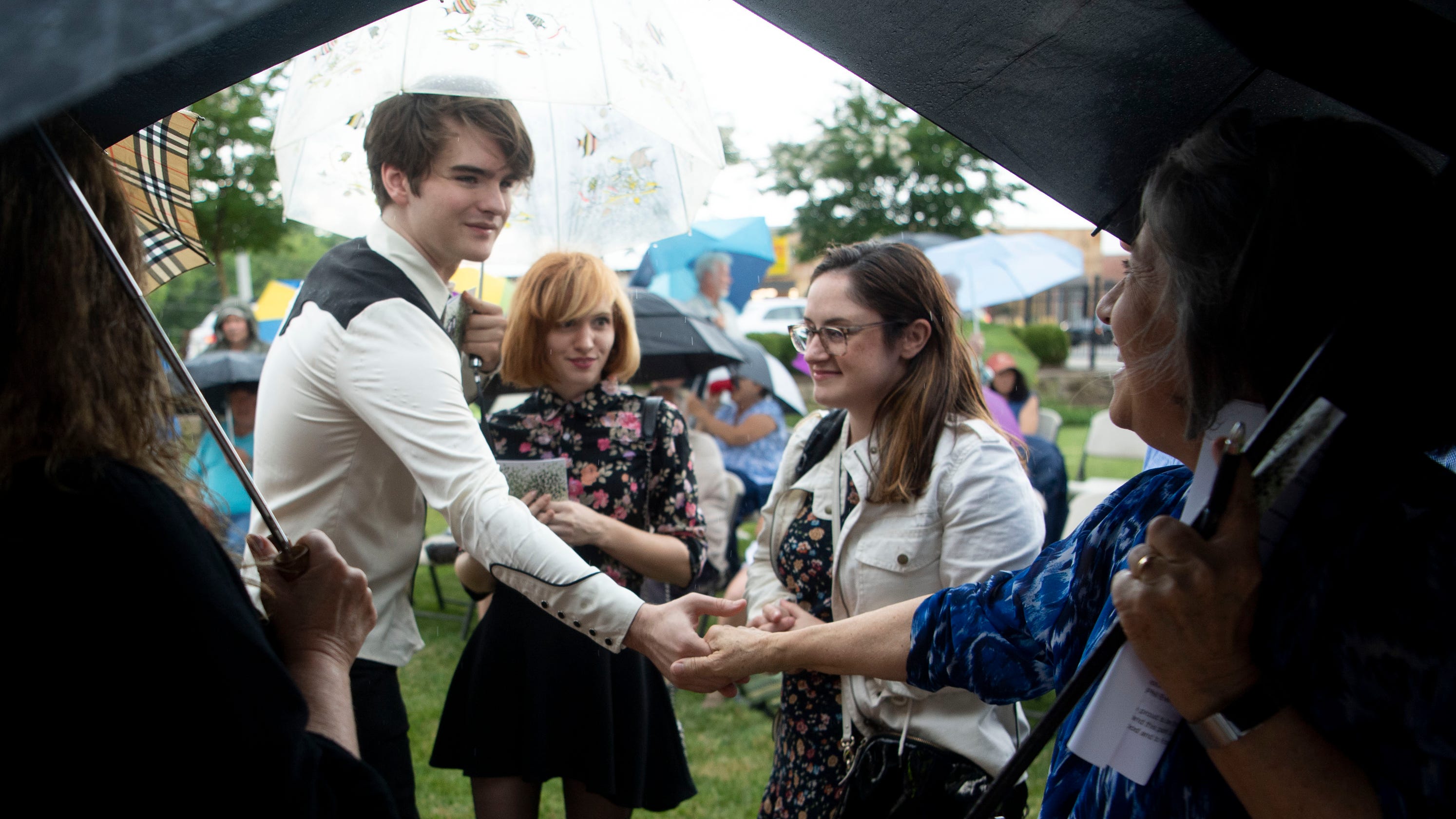 Everly Brothers: Family, admirers dedicate park to Knoxville singers