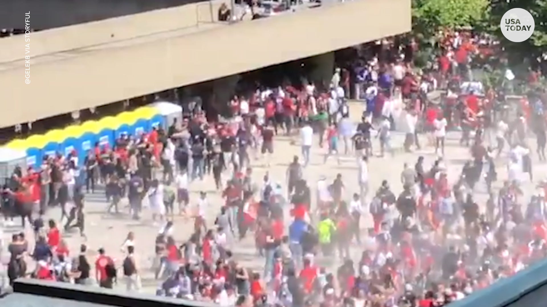 Thousands Flee After Shots Fired During Toronto S Championship Parade