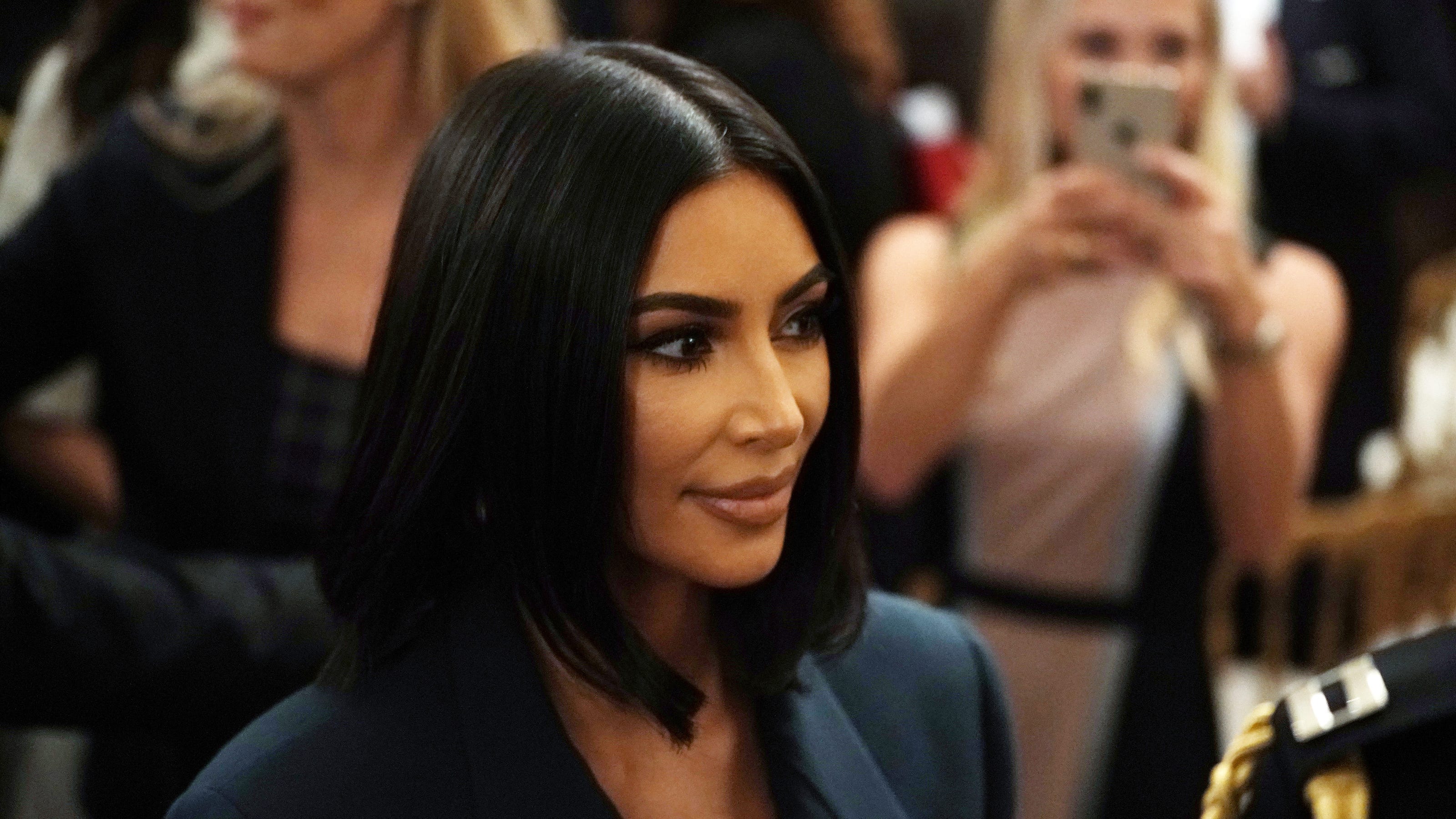 Santa Clarita Shooting Kim Kardashian Alyssa Milano More Weigh In