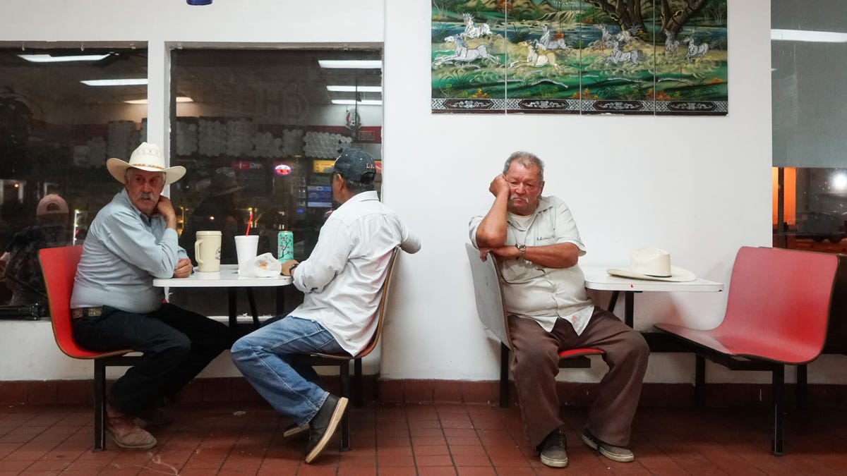 12 hours in a Calexico doughnut shop: After crossing the border, workers gather here before sunrise