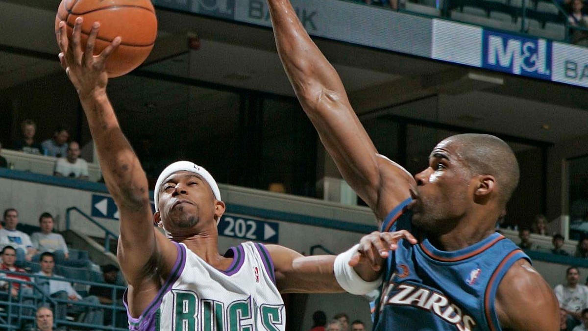 Former Bucks high draft pick T.J. Ford to return to Milwaukee and spread a little holiday cheer