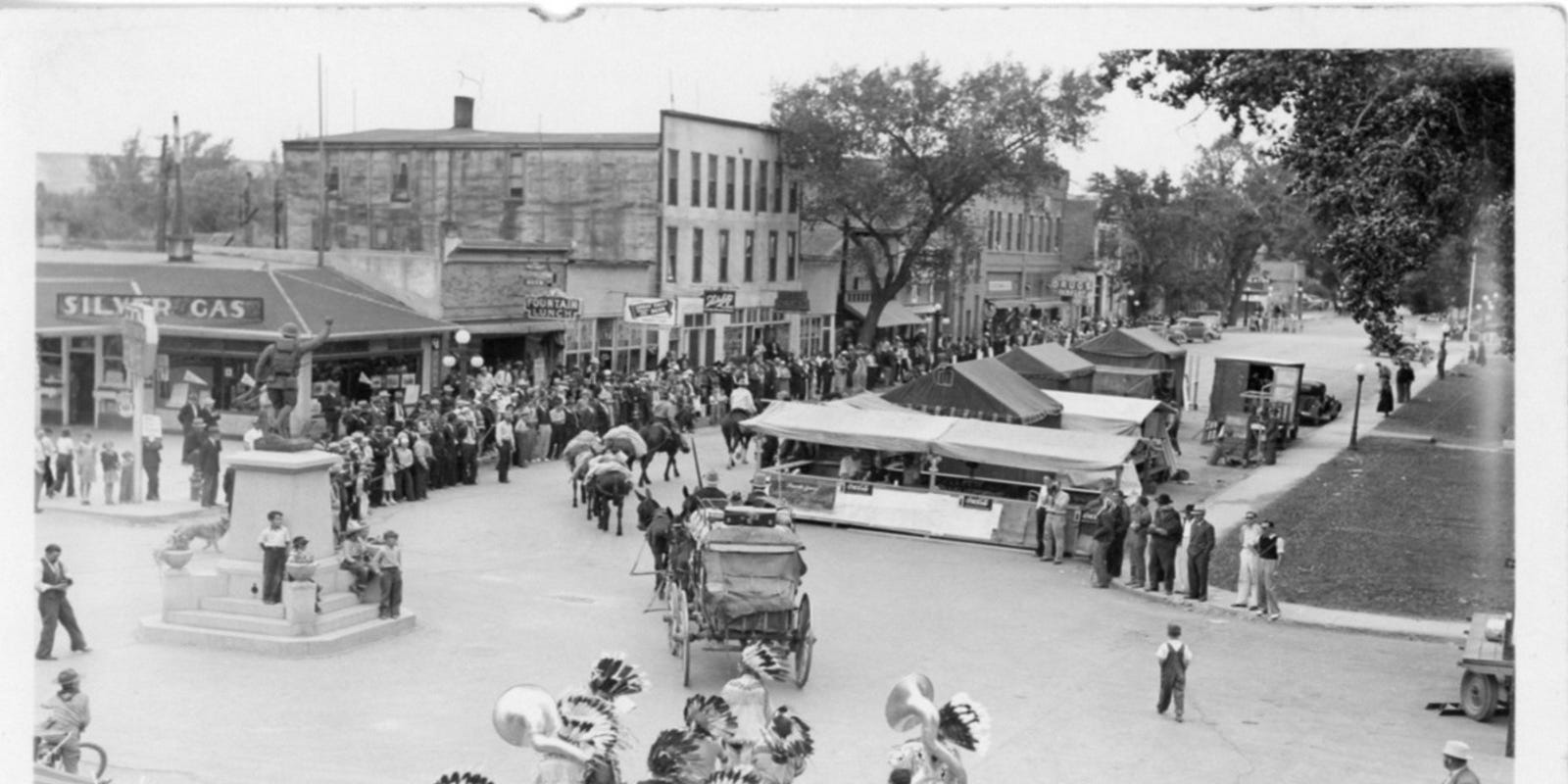 Mansch On Montana When 1937 Boat Race Drew Huge Crowd To Fort Benton