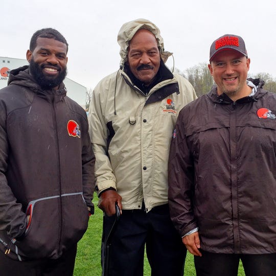 Former Lafayette High and Ragin' Cajuns defensive back Derik Keyes (left) poses for a photo with Hall of Famer Jim Brown (center) and Joe Kim (right).