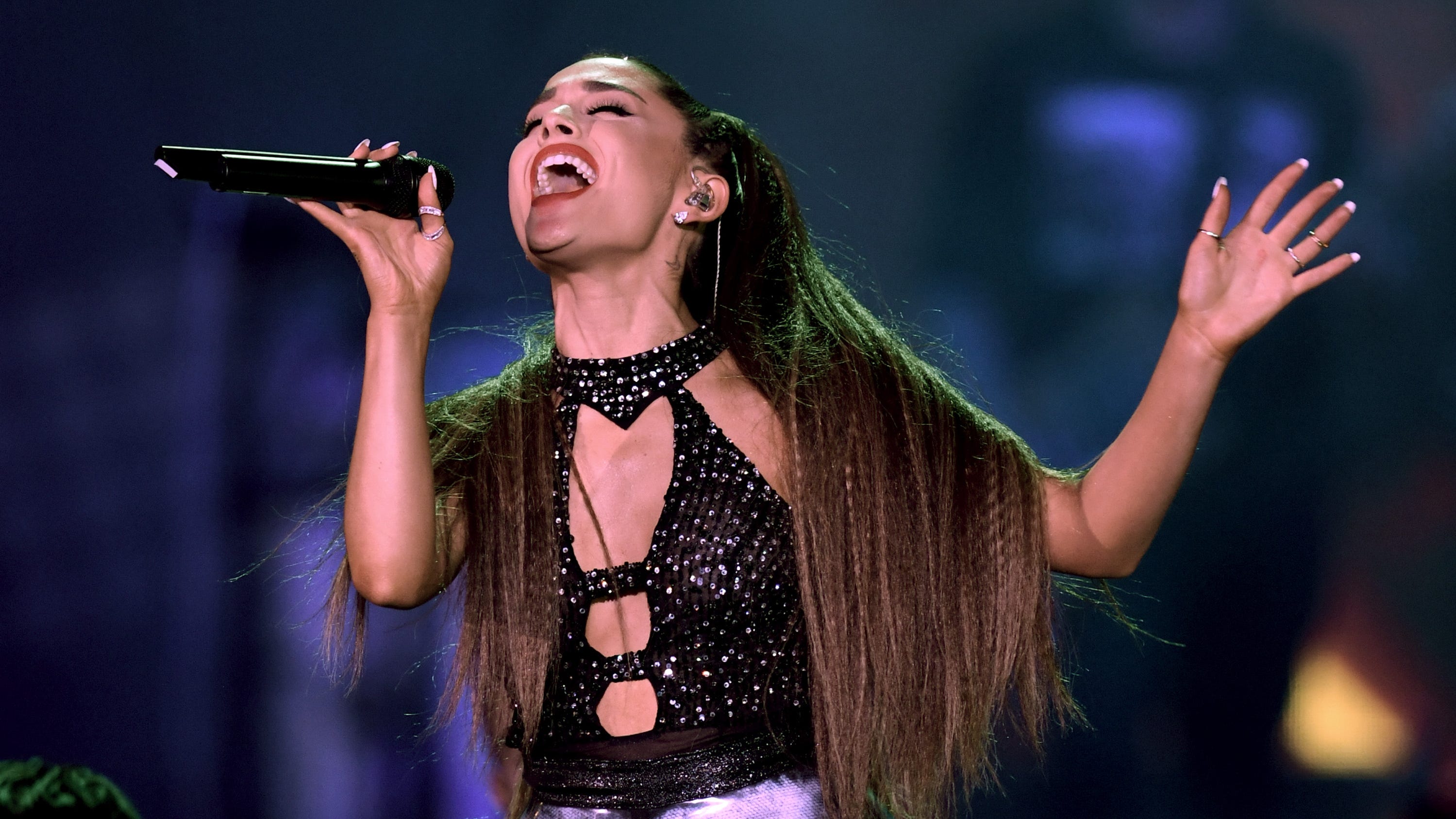 Ariana Grande Cancels Tour Stop Over Illness Thanks Fans