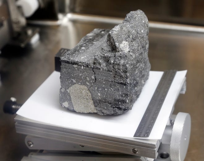 NASA to open moon rock samples sealed since Apollo missions