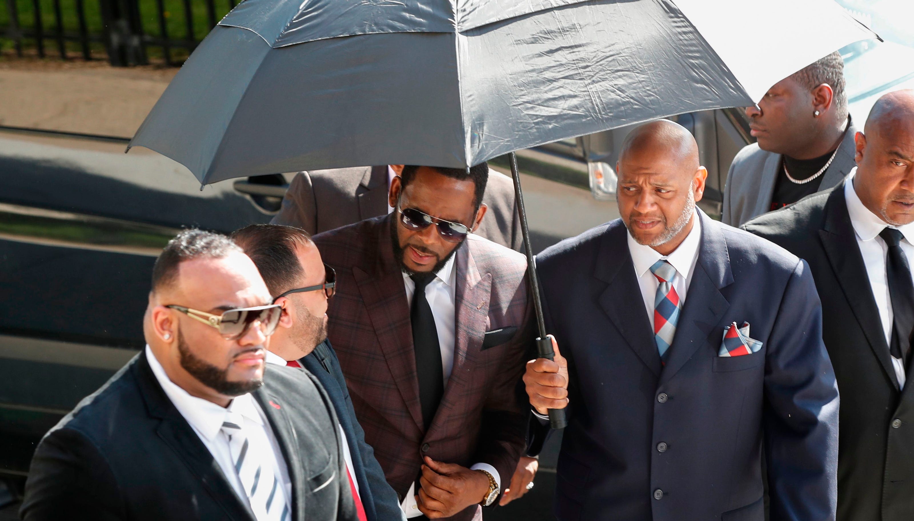 R Kelly In Court Randb Singer S Latest Hearing On Sex Crimes Case Free Nude Porn Photos