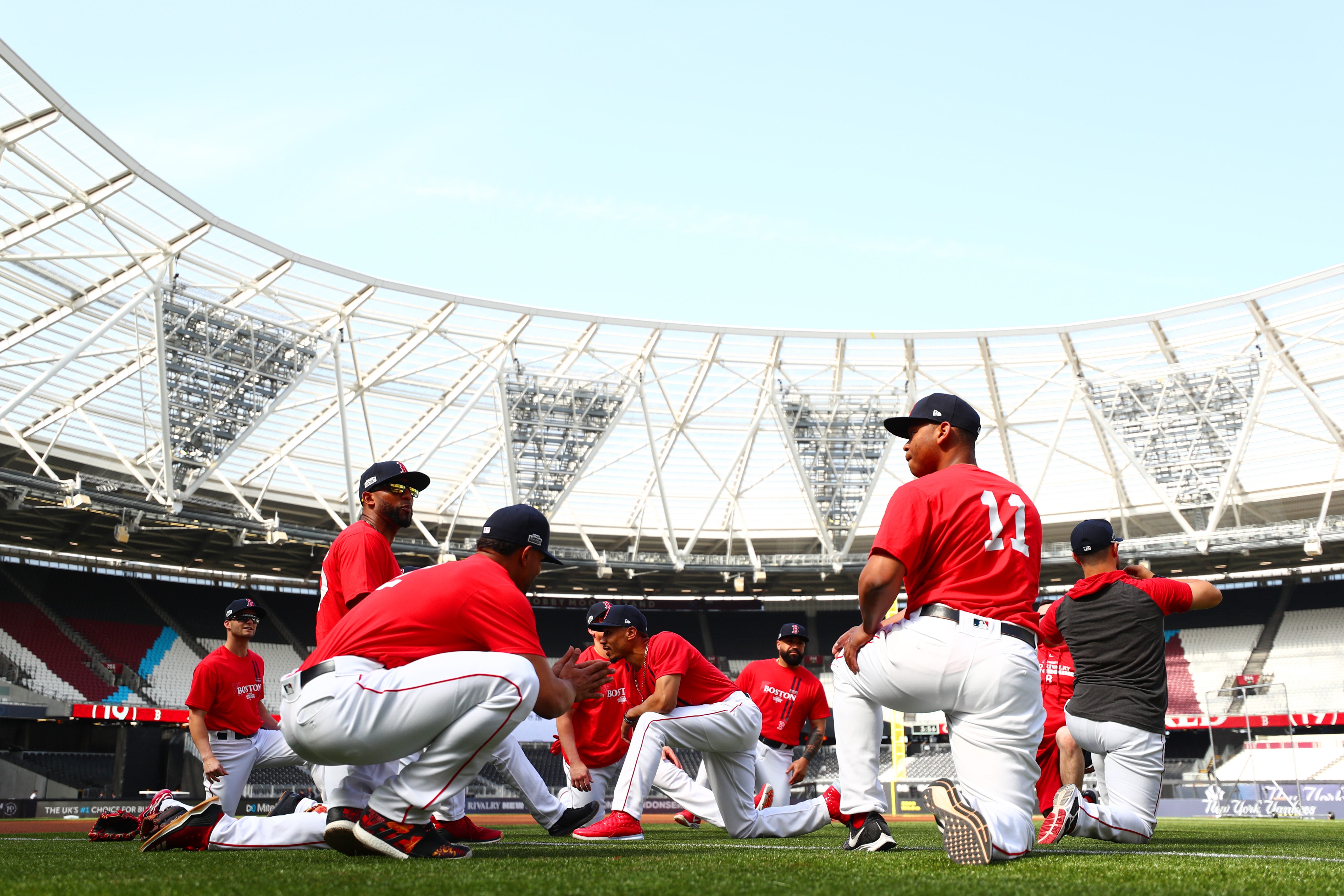 Mlb London Series Red Sox Yankees Expect Offense At Soccer Stadium