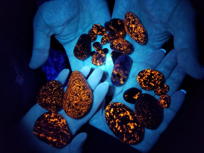 U P Man Is Earning A Living From Glowing Yooperlite Rocks