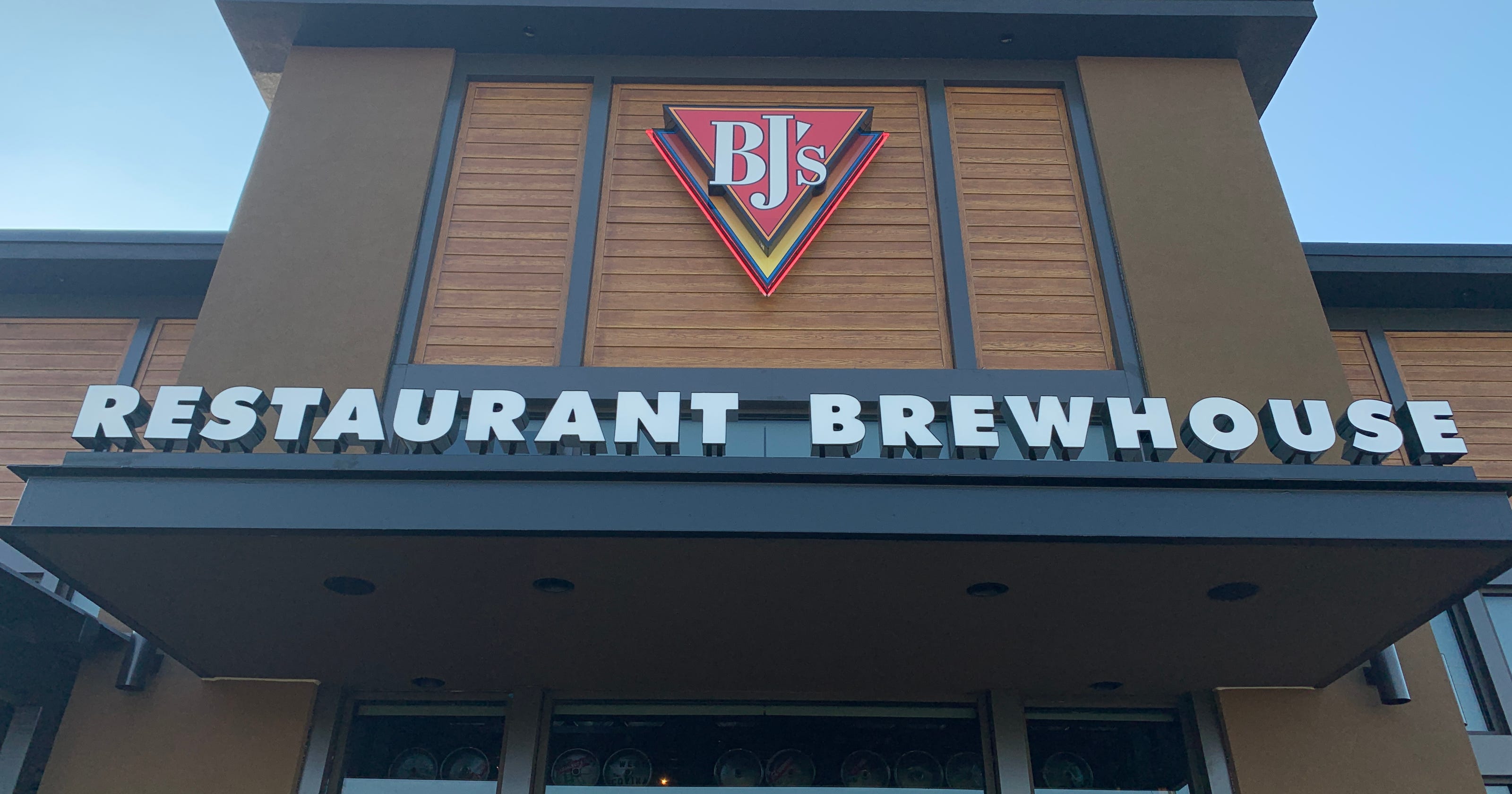 BJ's Restaurant & Brewhouse opens at Ocean County Mall