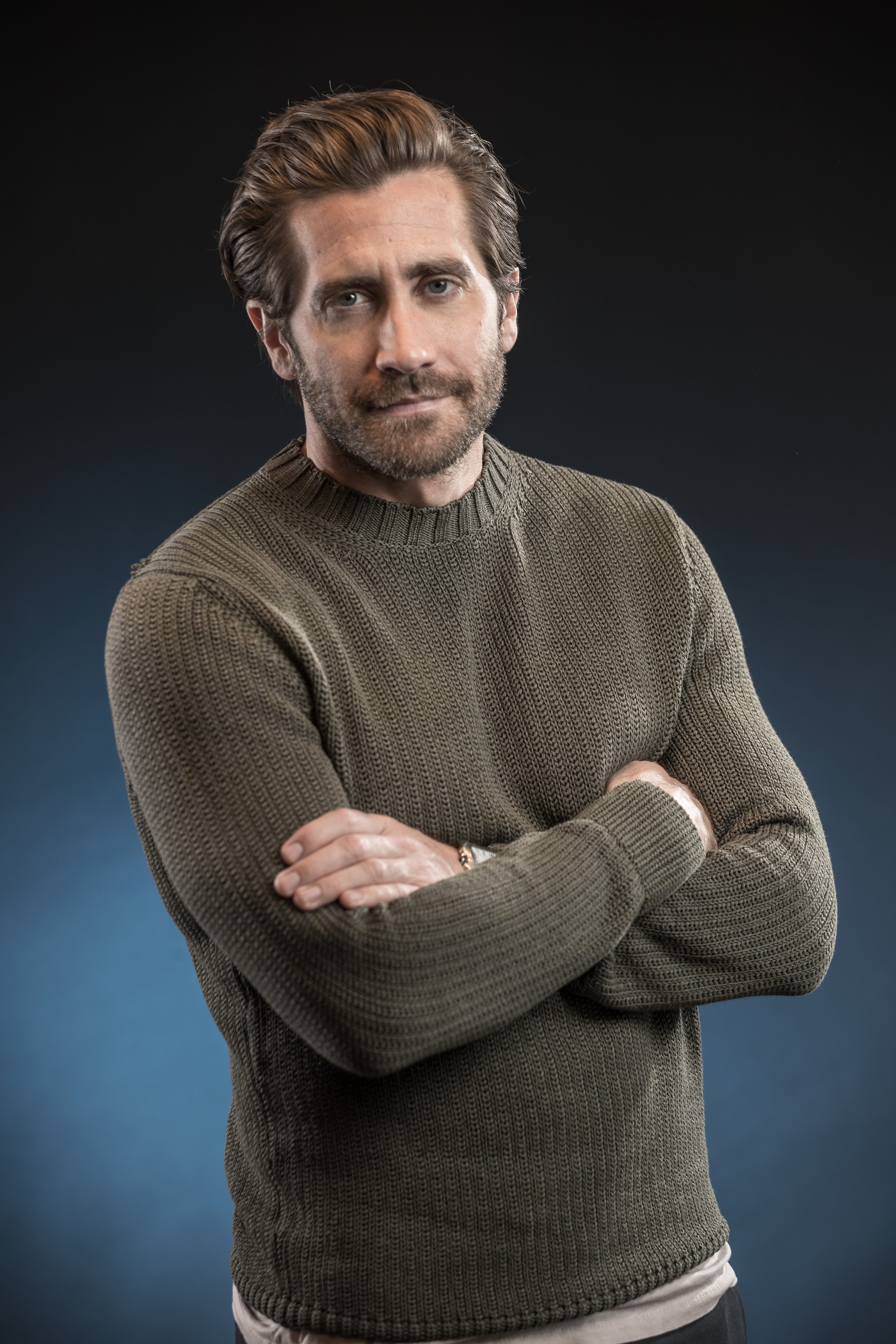 jake gyllenhaal sweater