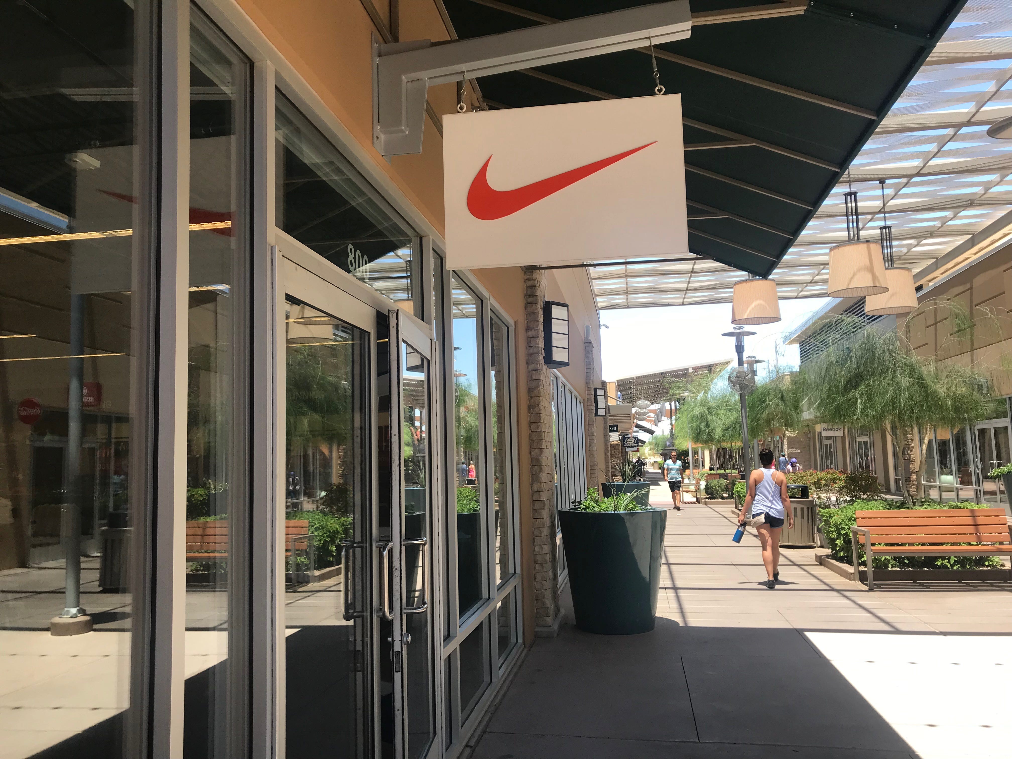 nike outlet at legends