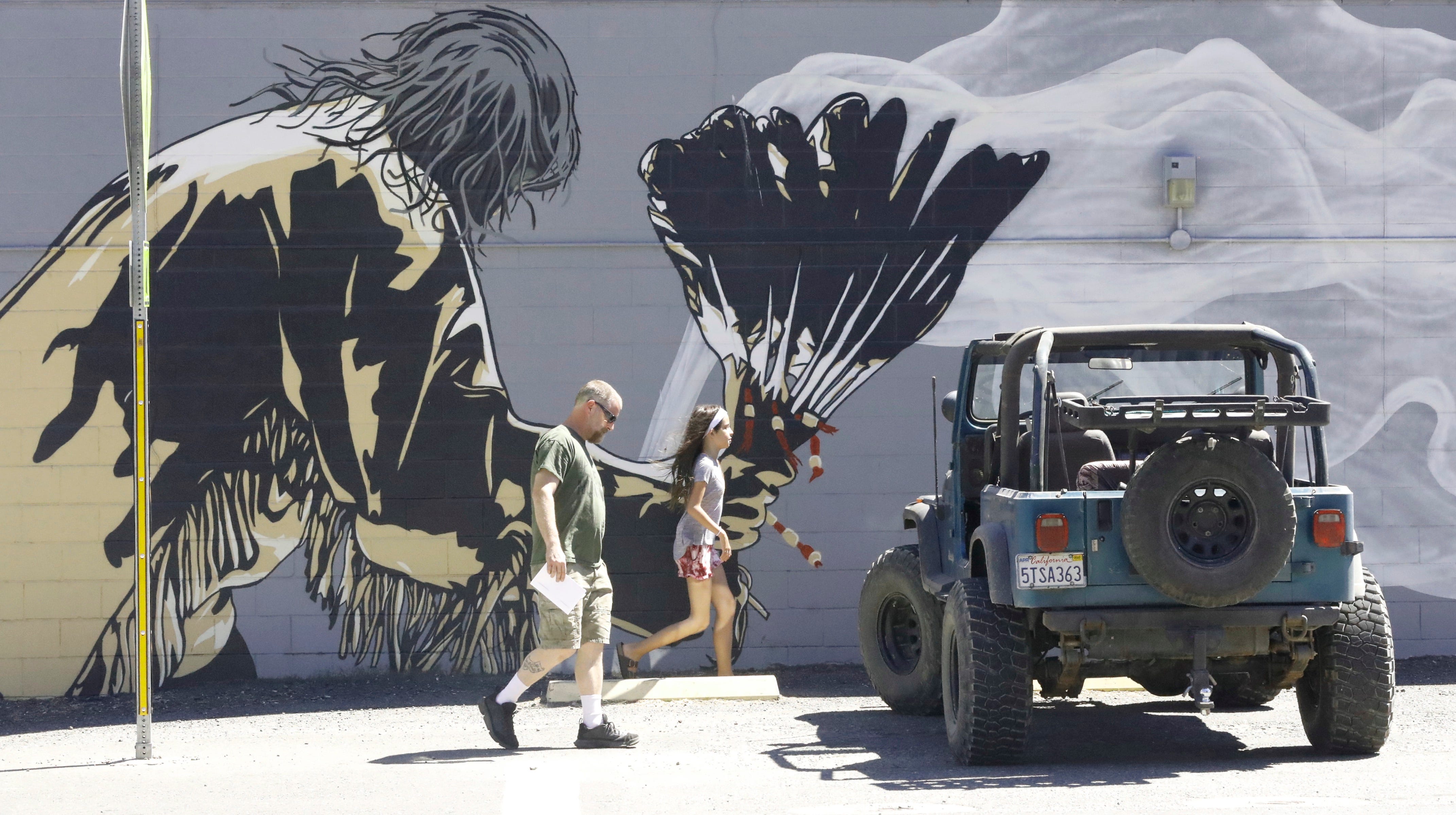 A mural on the Post Office in Hayfork, along Highway 3. If fire came from the west, only the road to Redding would be a realistic evacuation route for Hayfork, meaning it would bear the traffic of more than 1,100 households at the same time.