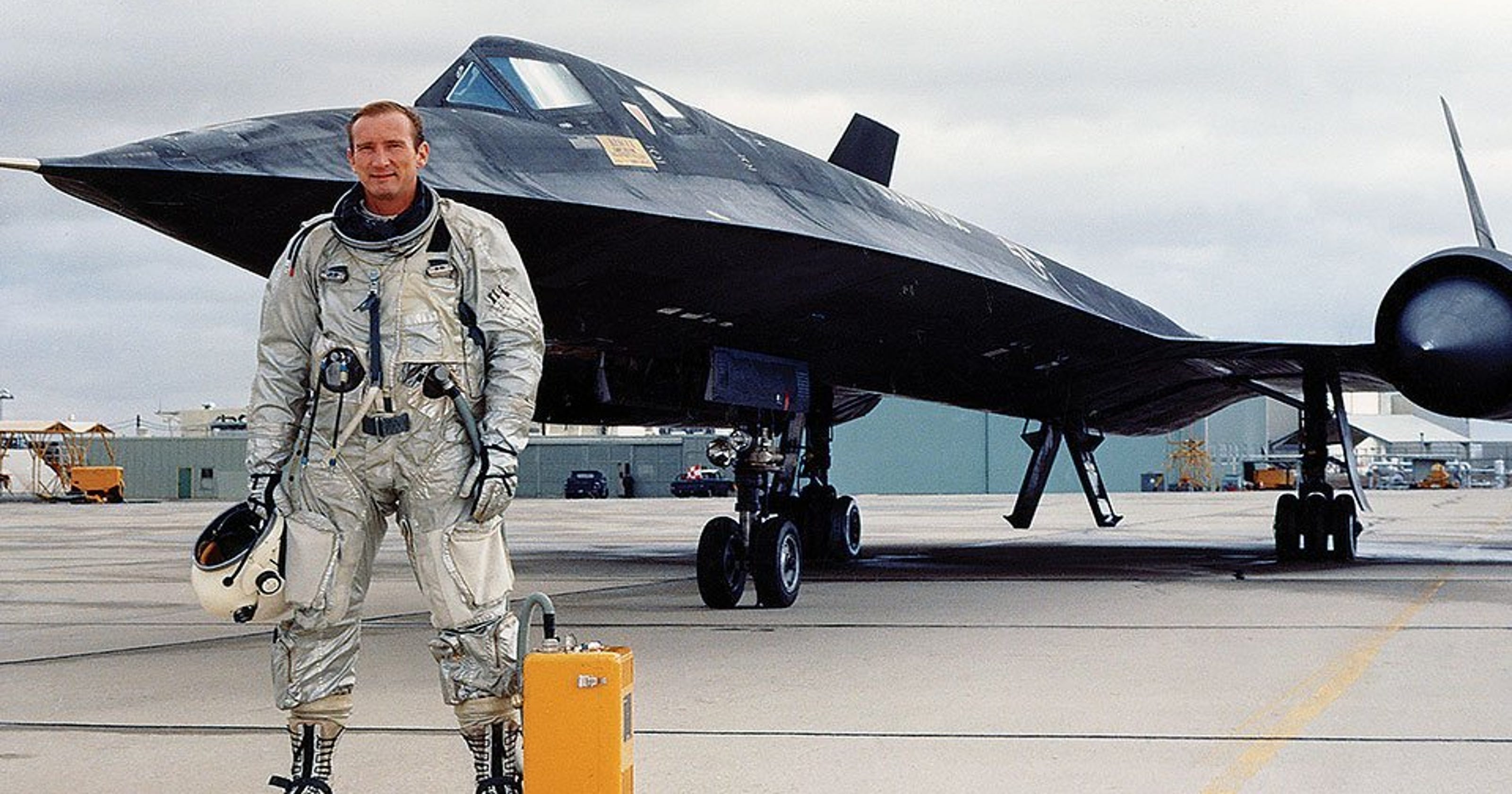 Bob Gilliland, first pilot of the SR-71 Blackbird spy plane and a Memphian, dies at 93