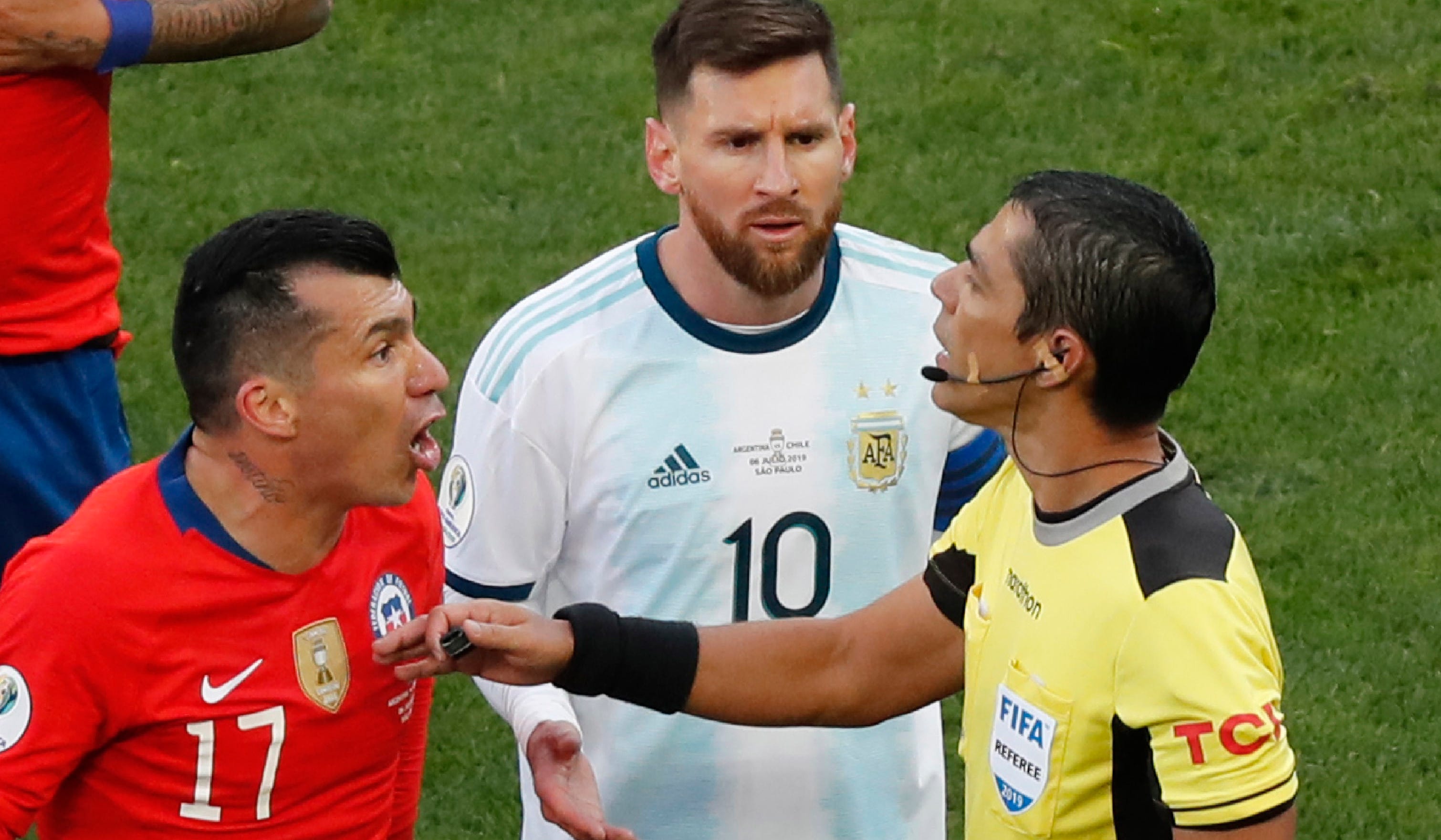 claims 'corruption' after red card at Copa
