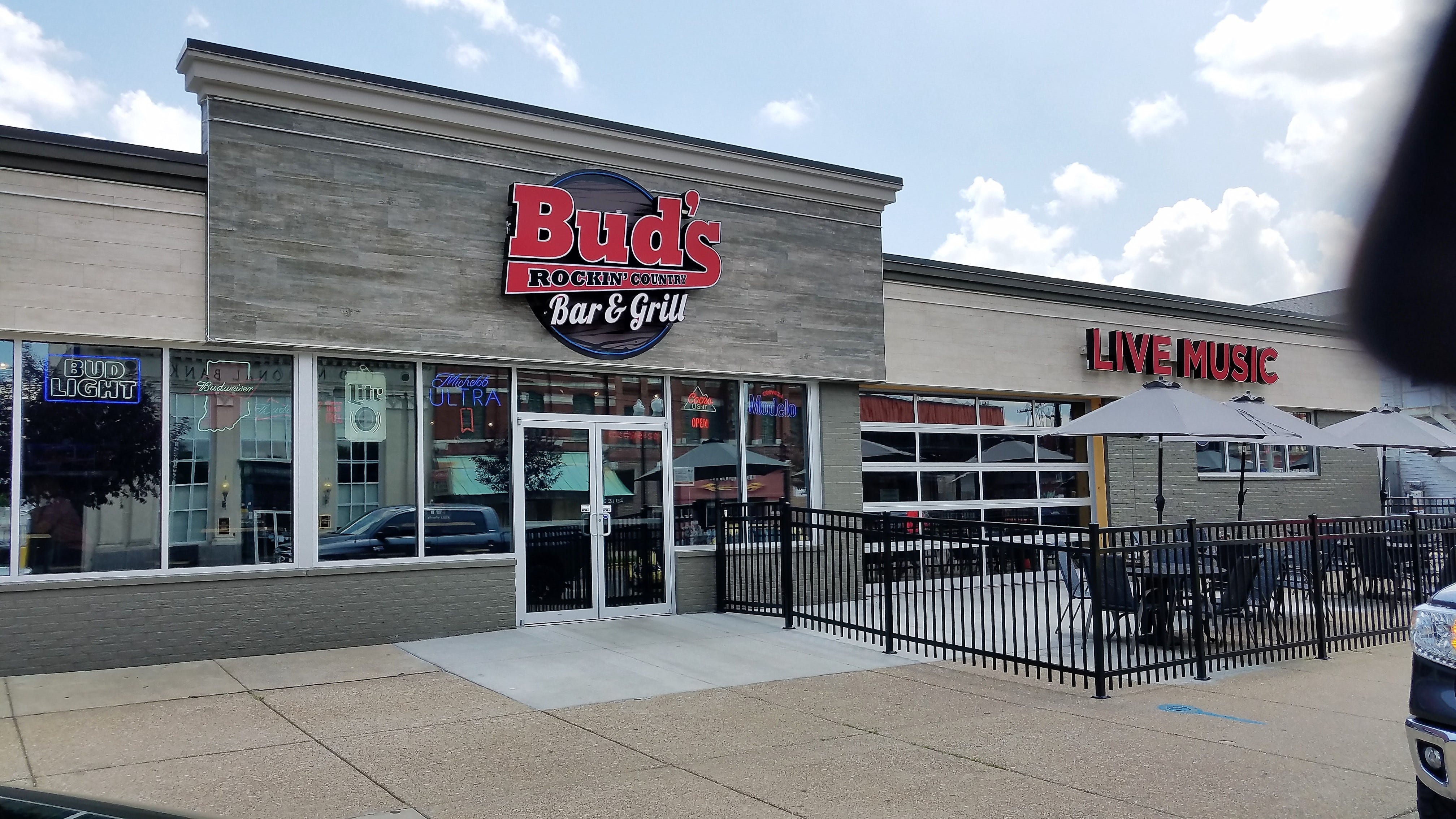 Bud's Rockin' Country Bar and Grill offers fun hybrid menu on Franklin