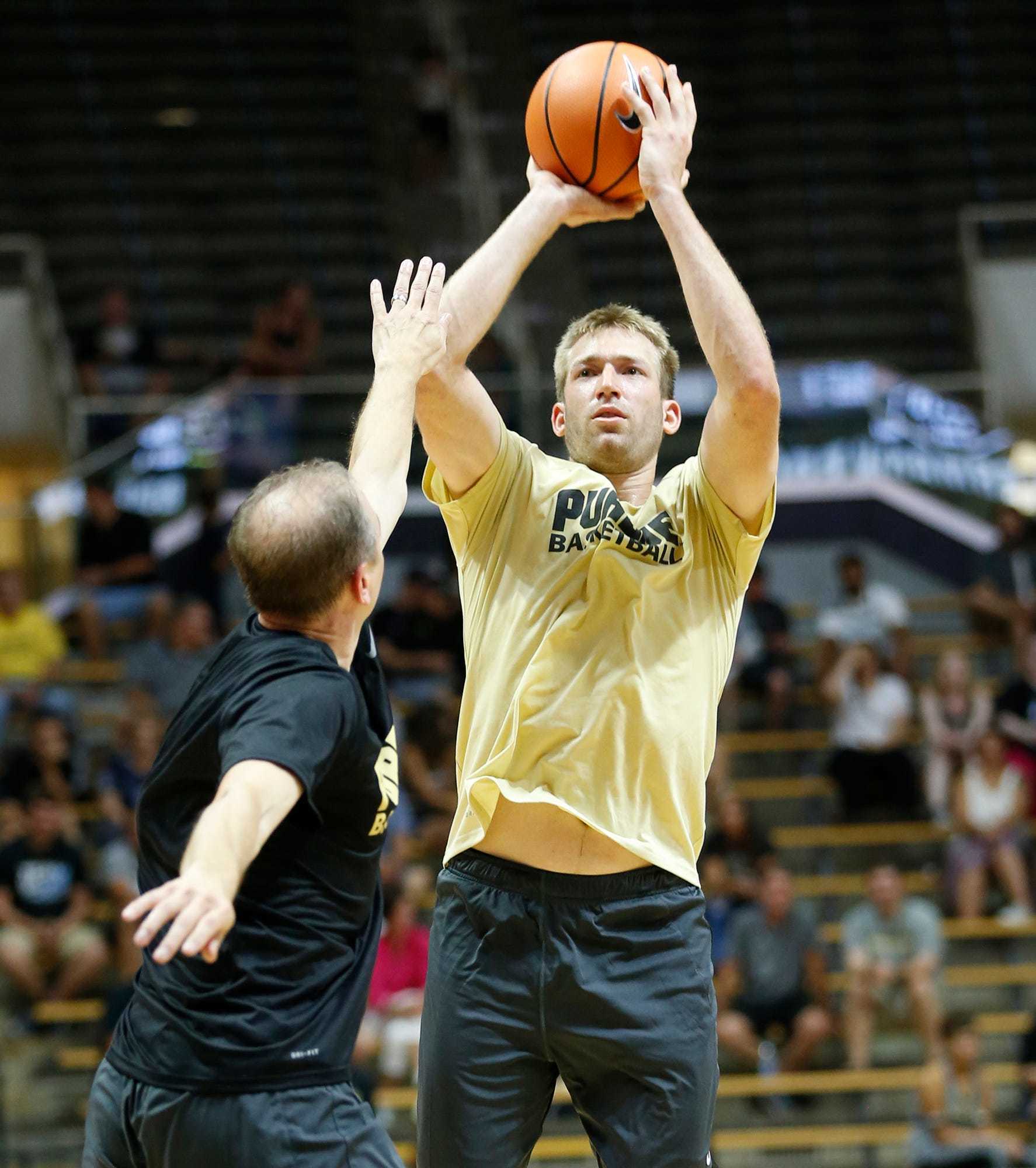 bakke Stor eg loyalitet Robbie Hummel joins Purdue's Men of Mackey for The Basketball Tournament