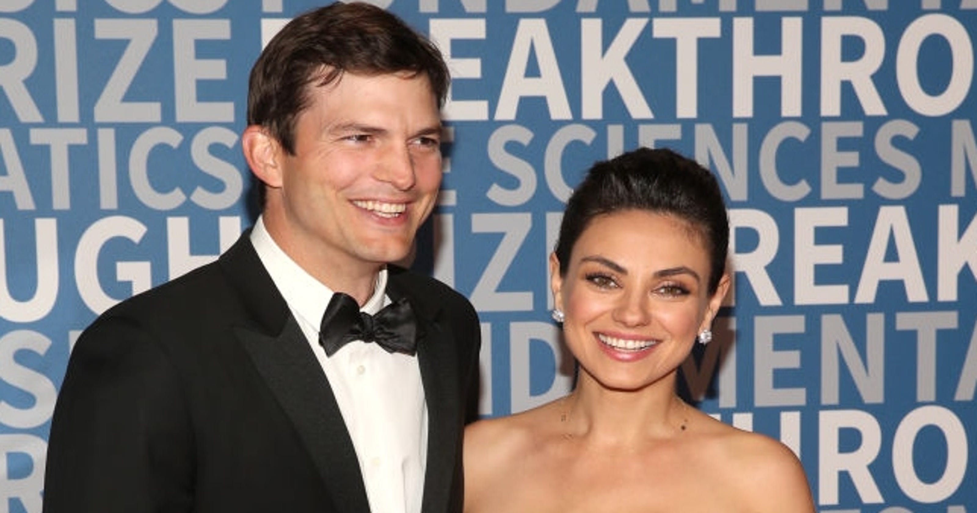 Ashton Kutcher and Mila Kunis sing children's song "La Vaca Lola"
