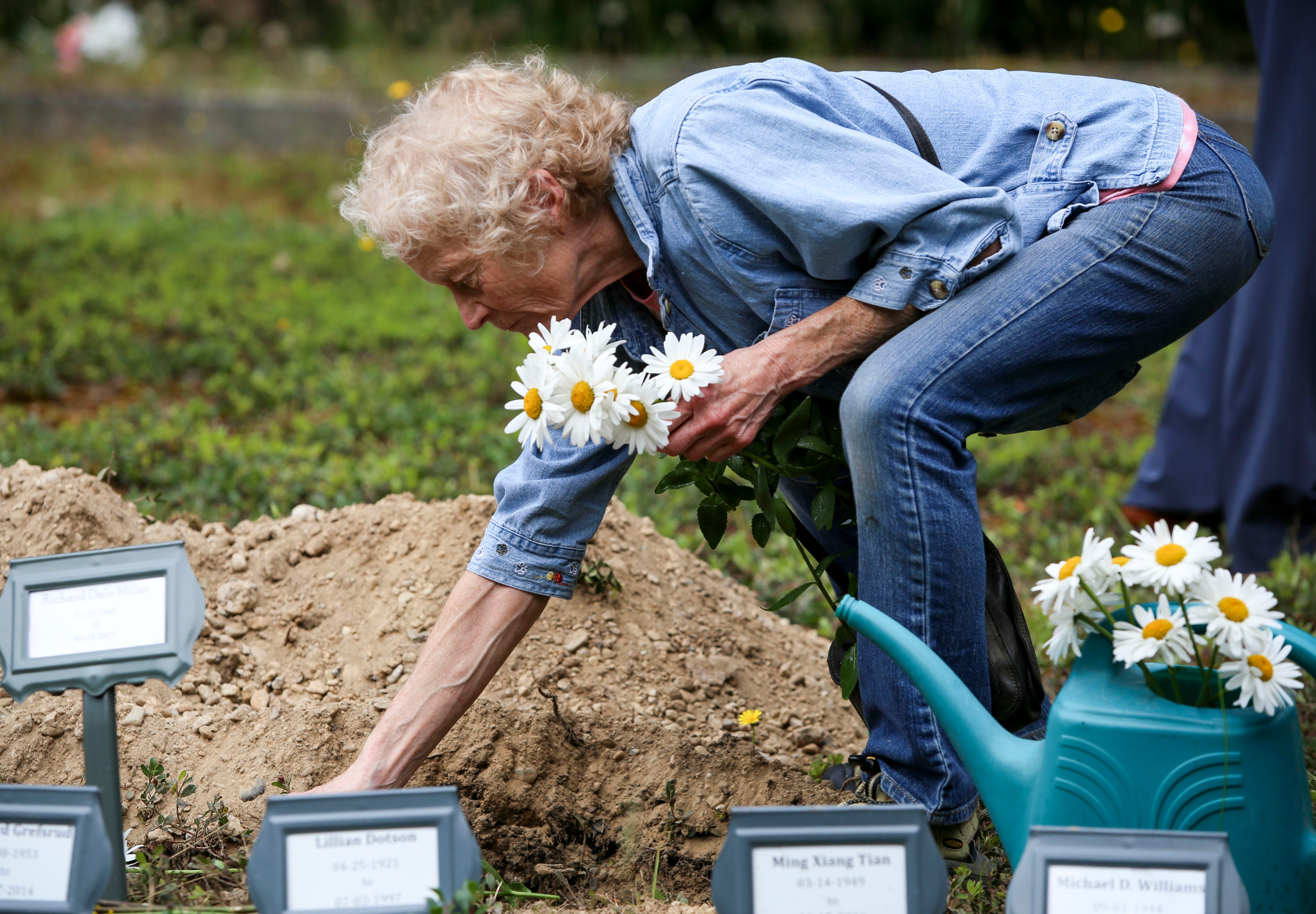 Kitsap Community Buries 15 Indigent Residents In Silverdale