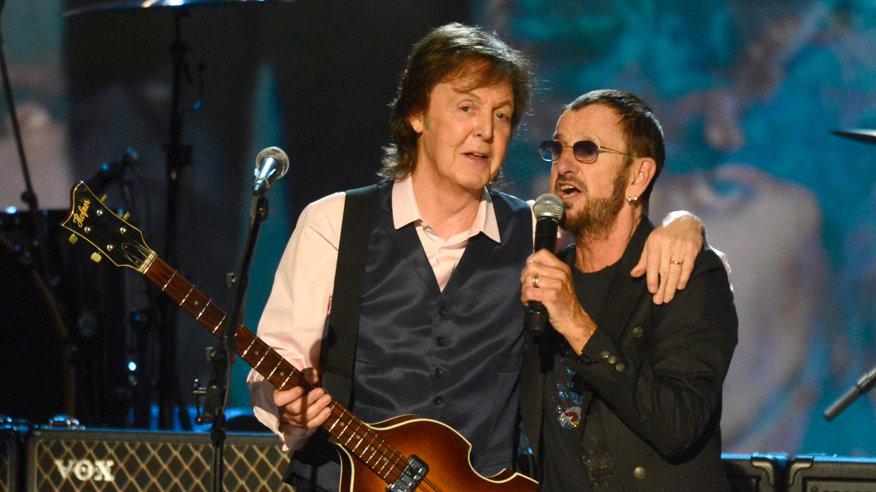 Paul McCartney brings out Ringo Starr for tourclosing Beatles reunion