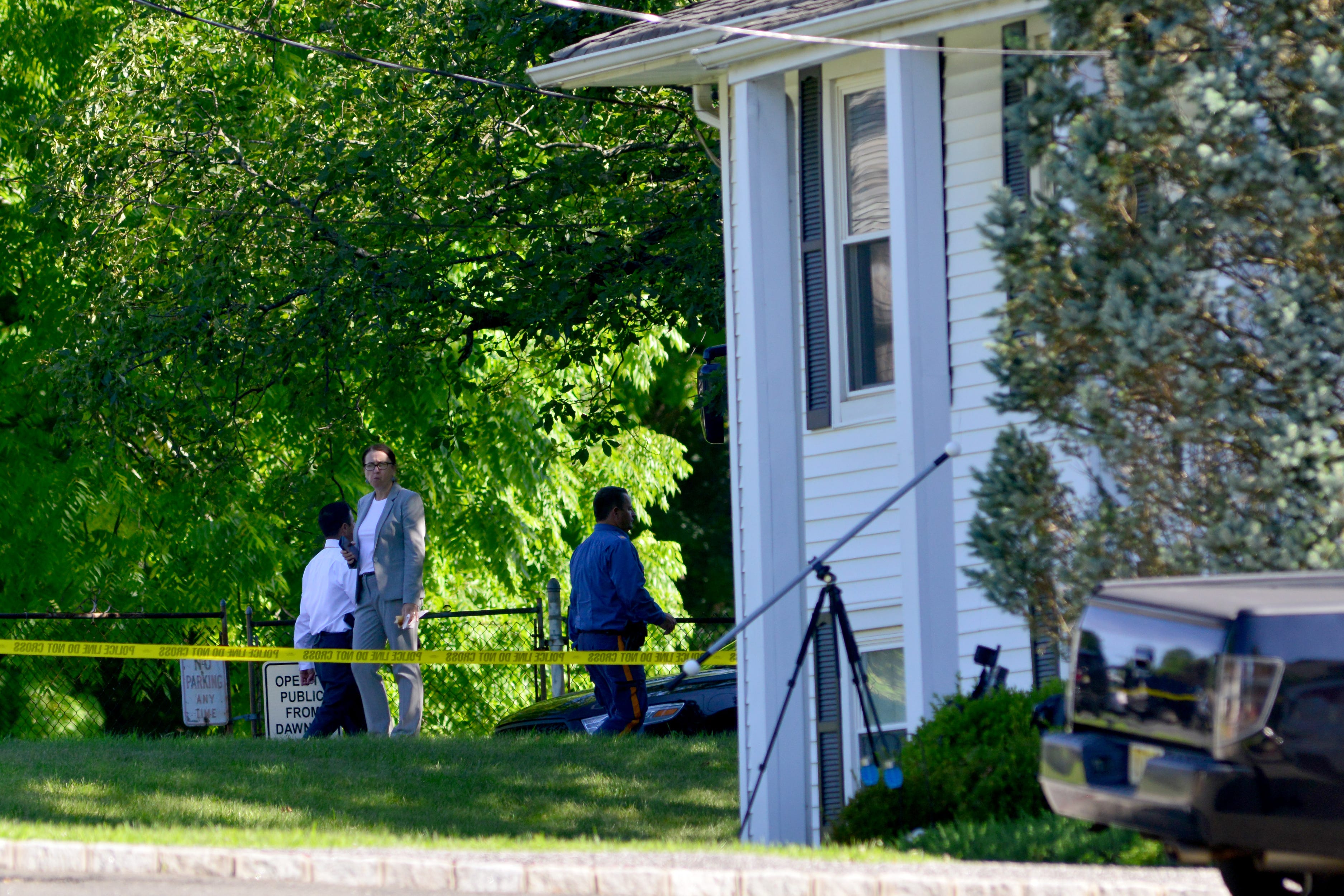 Jefferson shooting Neighbors heard shots, saw woman try to flee