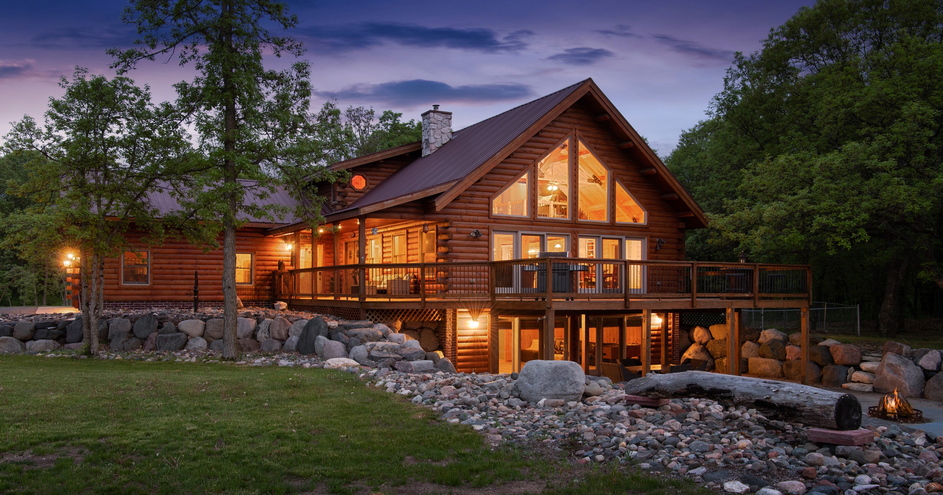 log cabin mansion dining room