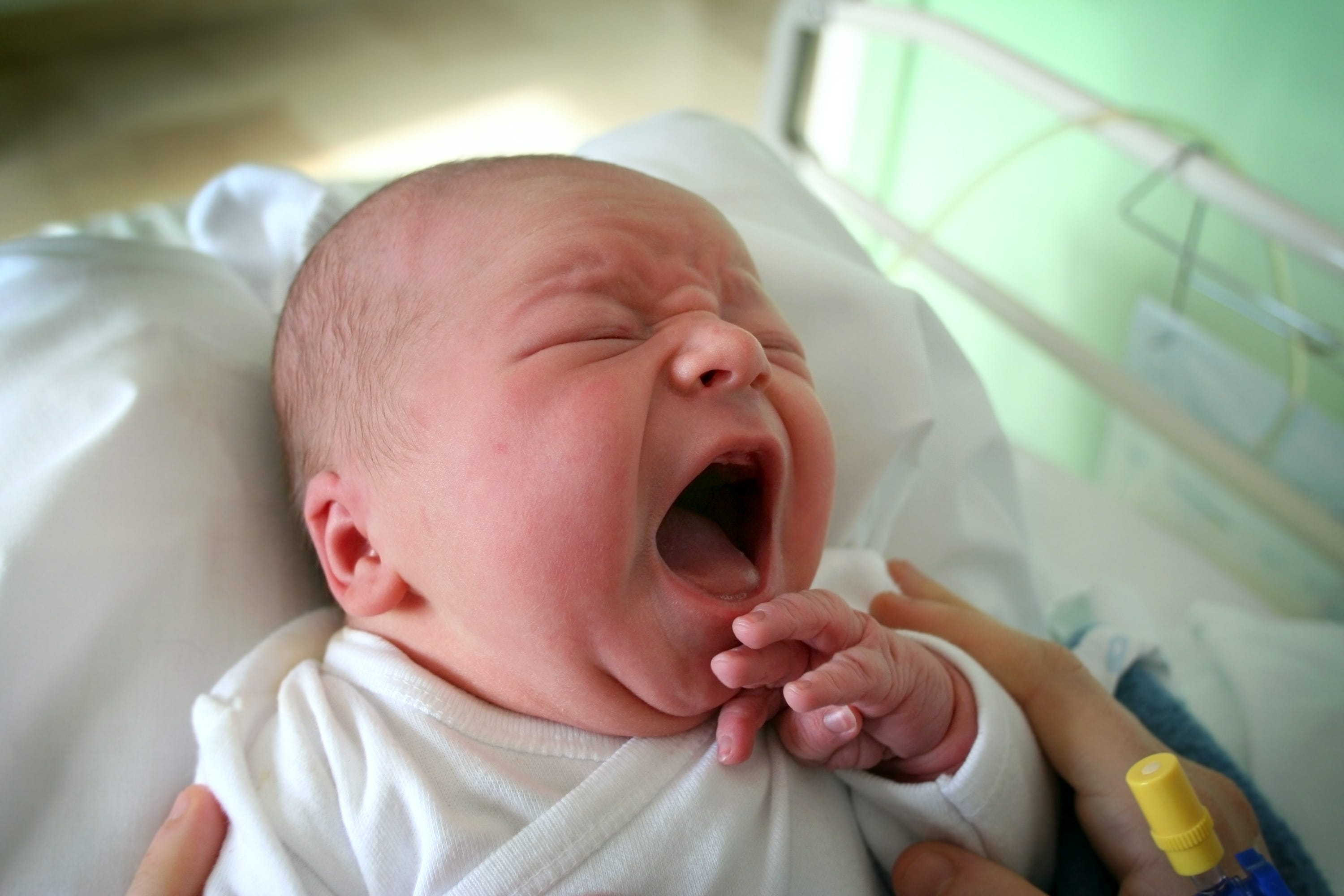 Bébé n’arrête pas de pleurer ?  Voici comment l’étude dit de les endormir