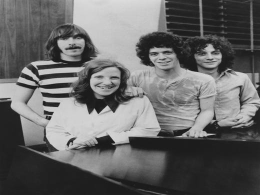 DATE TAKEN: na--- The Velvet Underground l-r, Sterling Morrison, Maureen "Moe" Tucker, Lou Reed and Doug Yule. ORG XMIT: UT40364