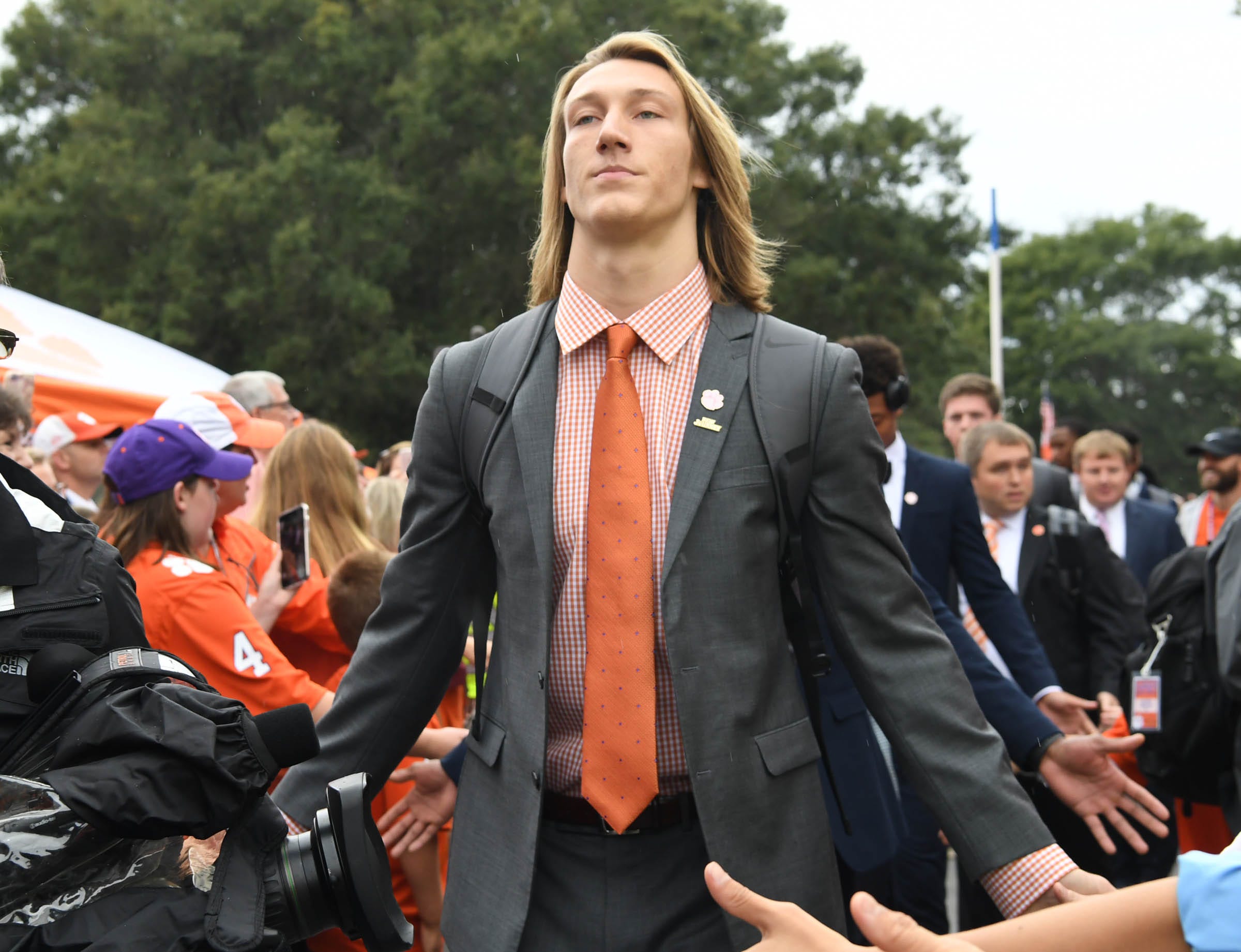 Acc Football Players Agree That Clemson S Trevor Lawrence Has Top Hair